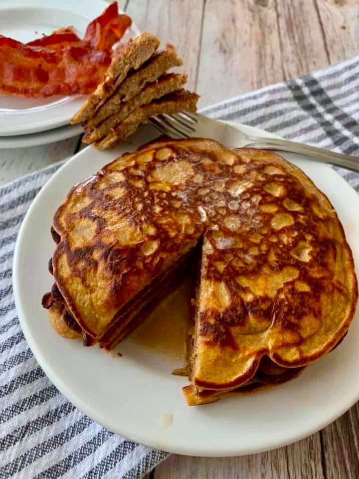 Craving pumpkin for breakfast but still trying to keep it low carb? 🥞 These Keto Pumpkin Pancakes are fluffy, full of warm pumpkin spice flavor, and the perfect way to bring a