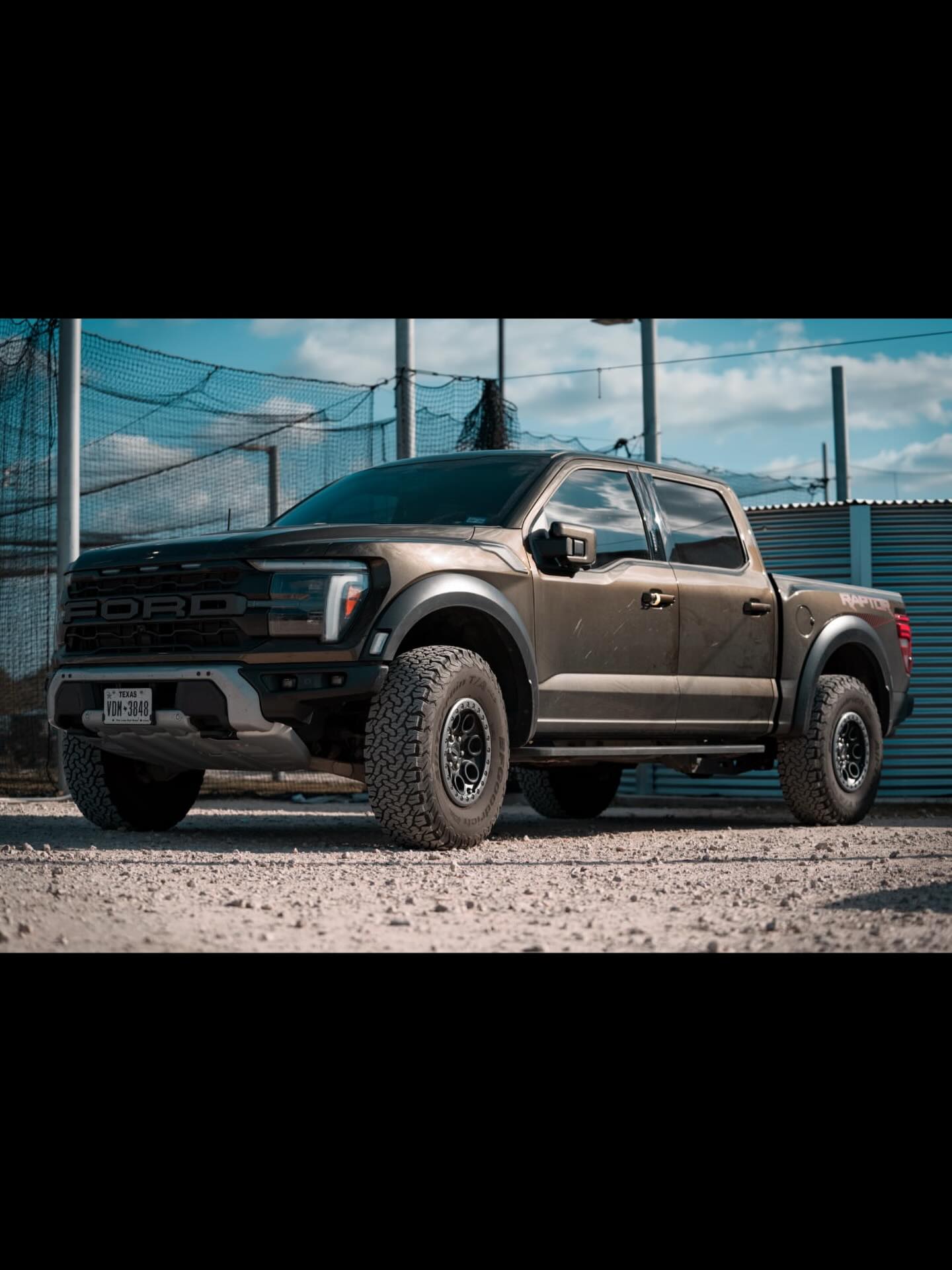 GooseTuned - Calvin's 2024 Raptor out in TX has a solid setup now ...
