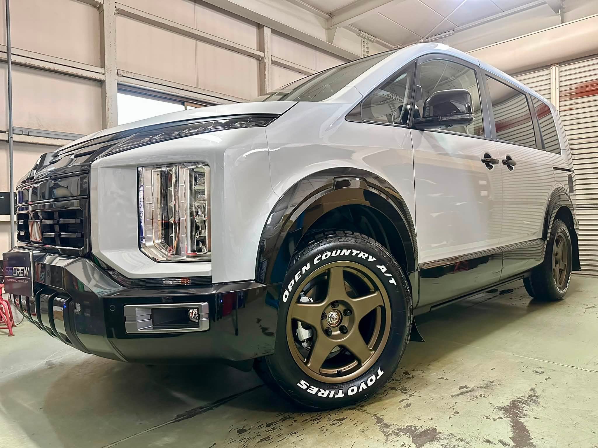 M様デリカD5 ホイール 4×4エンジニアリング ブラッドレイV サイズ F/R