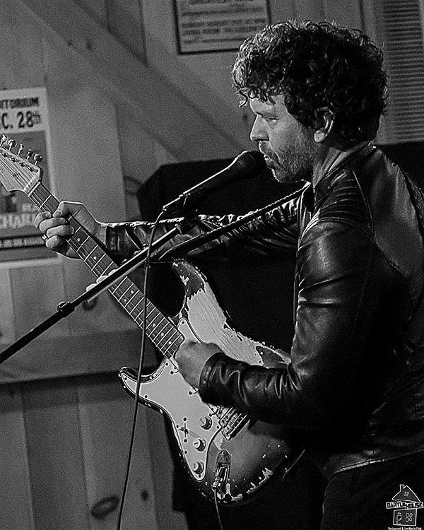 Sharing Stuart Berg's great pix of Doyle Bramhall II's fantastic