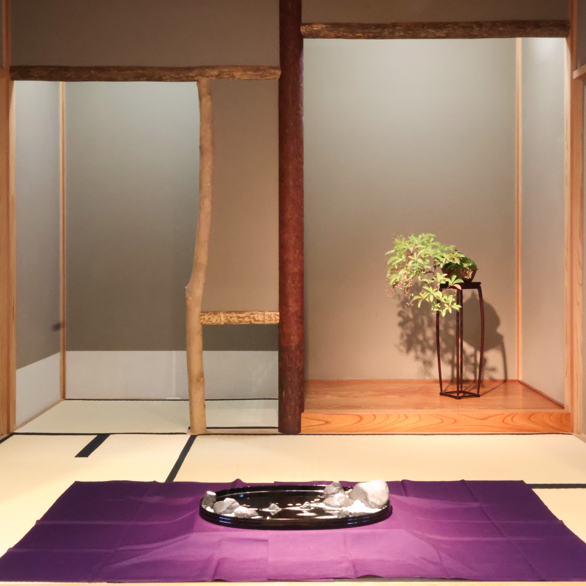 現在の展示 Current Exhibition 貴船糸掛石 銘「起雲」 京都貴船川に産