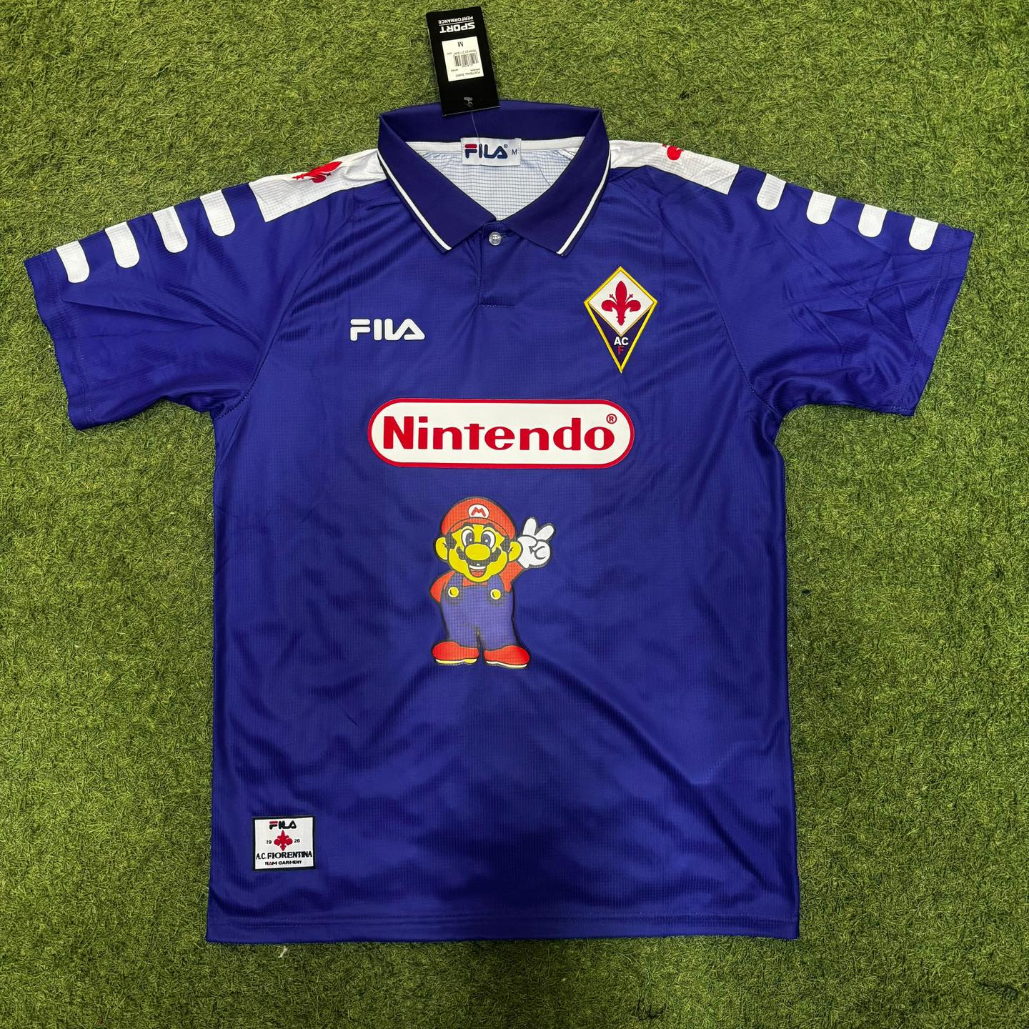 🇮🇹🟣Icónico jersey retro de Fiorentina X Nintendo 1998. Lleva de