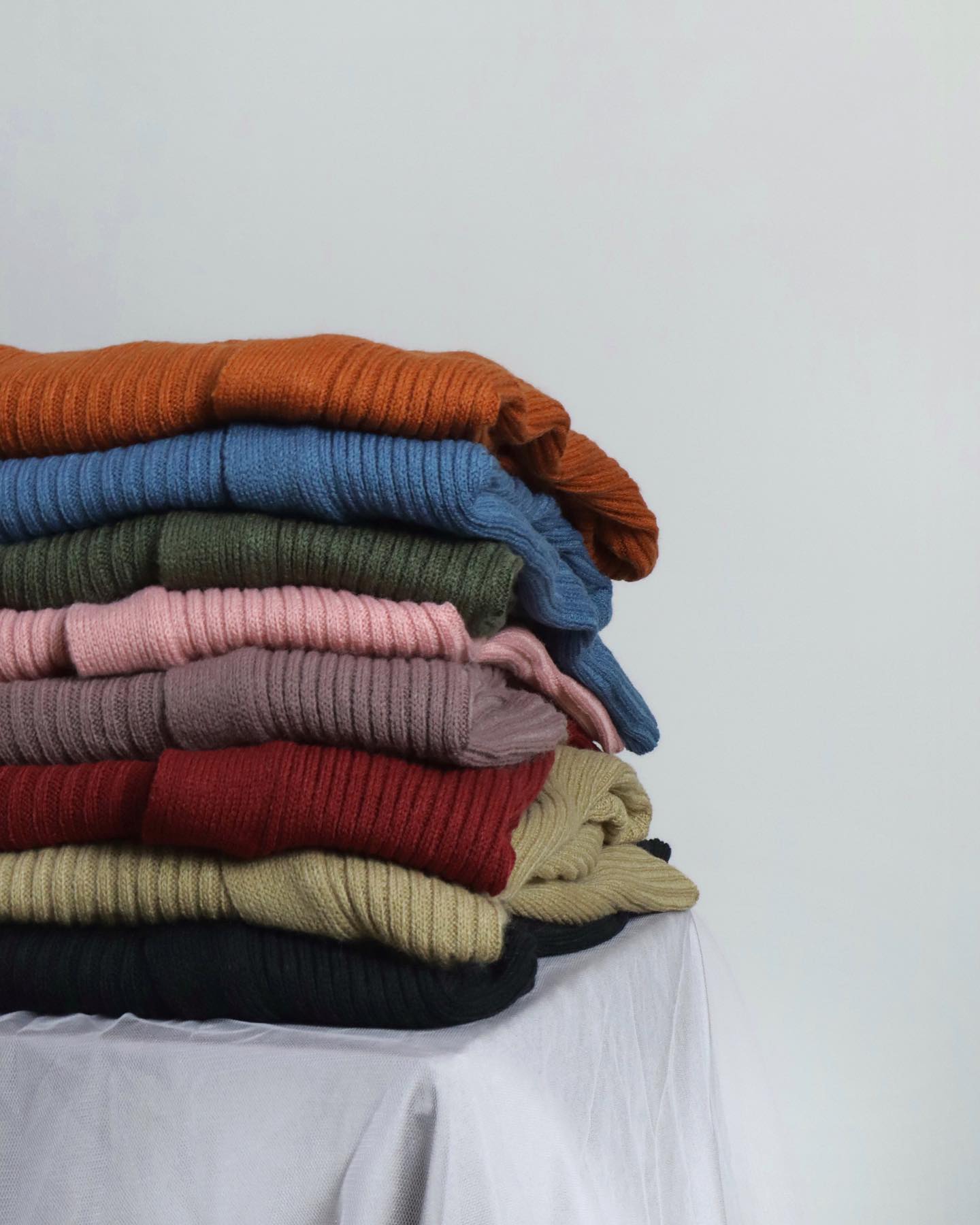 vanity.label - Happy Friday! 💞 Lumi Cardigan punya 8...