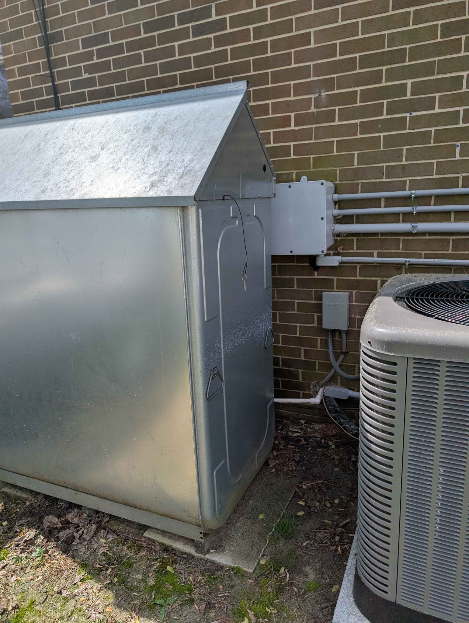 Roth DWT Series 275 Gallon Fuel Oil Tank with Outdoor Cover - Water ...