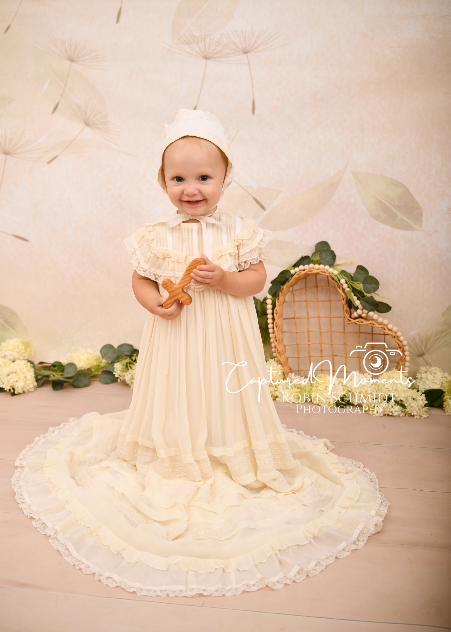 Only one week new! Meet baby... - Captured Moments by Robin | Facebook