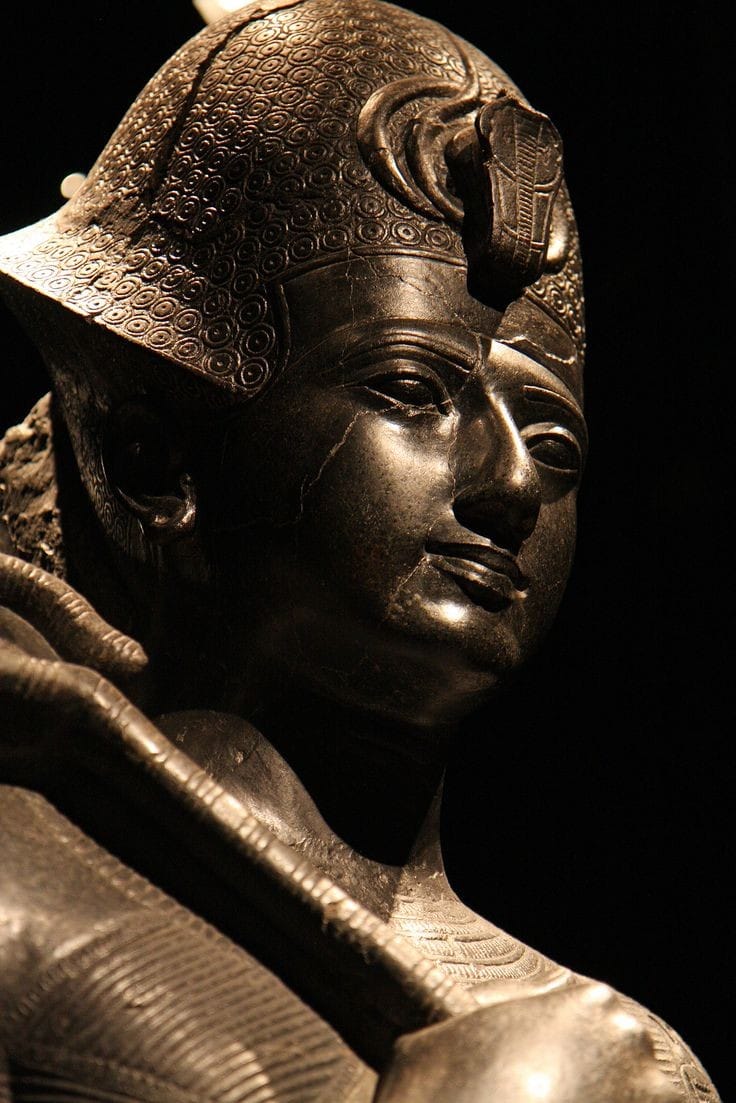 Portrait statue of Egyptian... - Treasures of ancient Egypt | Facebook