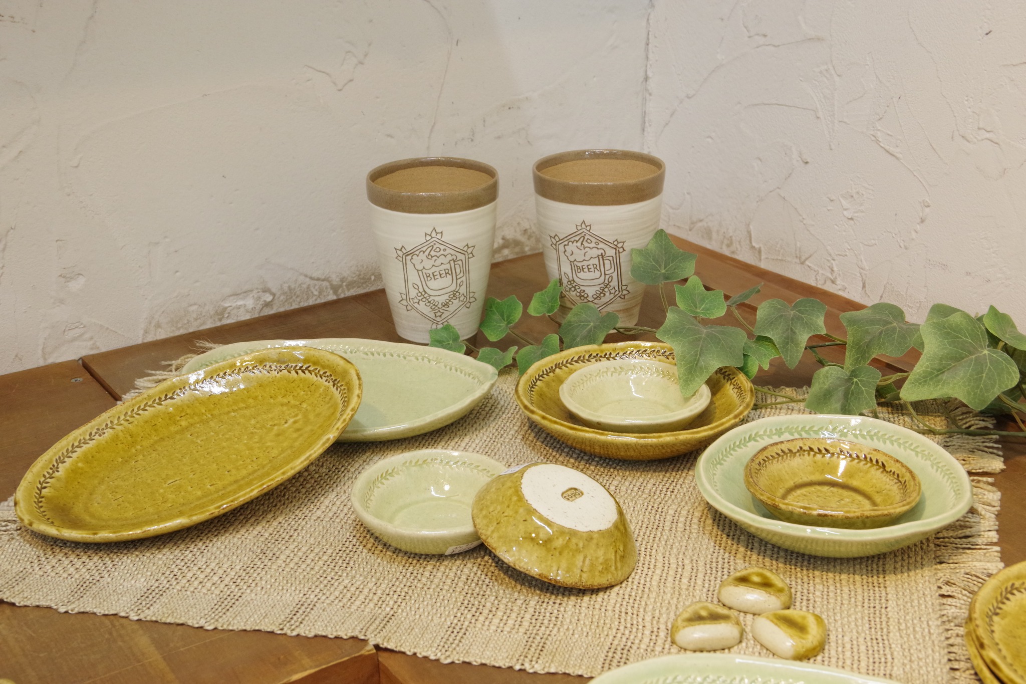 岡部耕太郎作陶展 鉢カバーのご紹介(^^♪ サボテンが植えられた