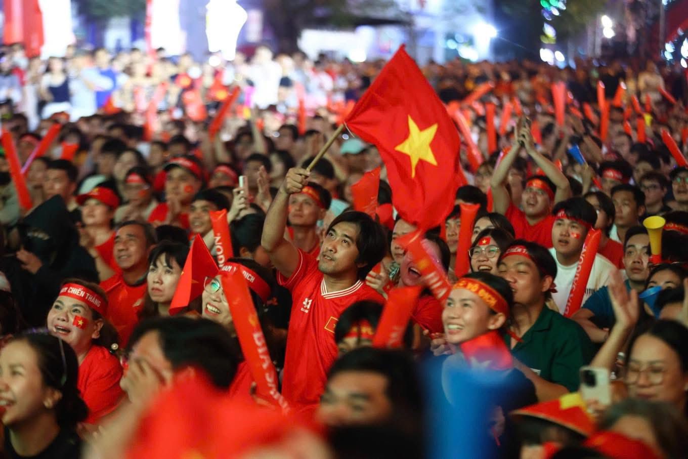 Đoàn Thanh niên -... - Đoàn Thanh niên - Hội Sinh viên HUMG