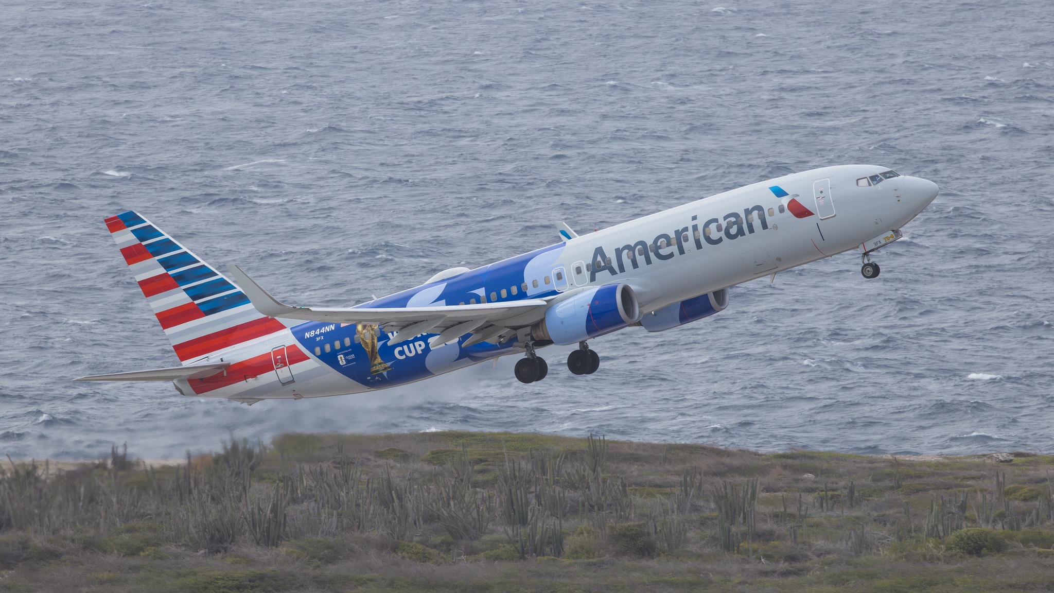 🔴 American Airlines has unveiled the FIFA World Cup 26™ livery on