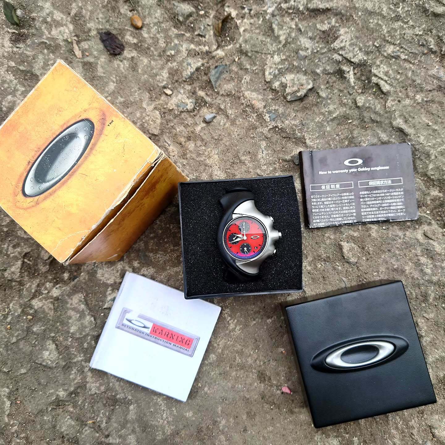 Vintage oakley detonator chronograph watch