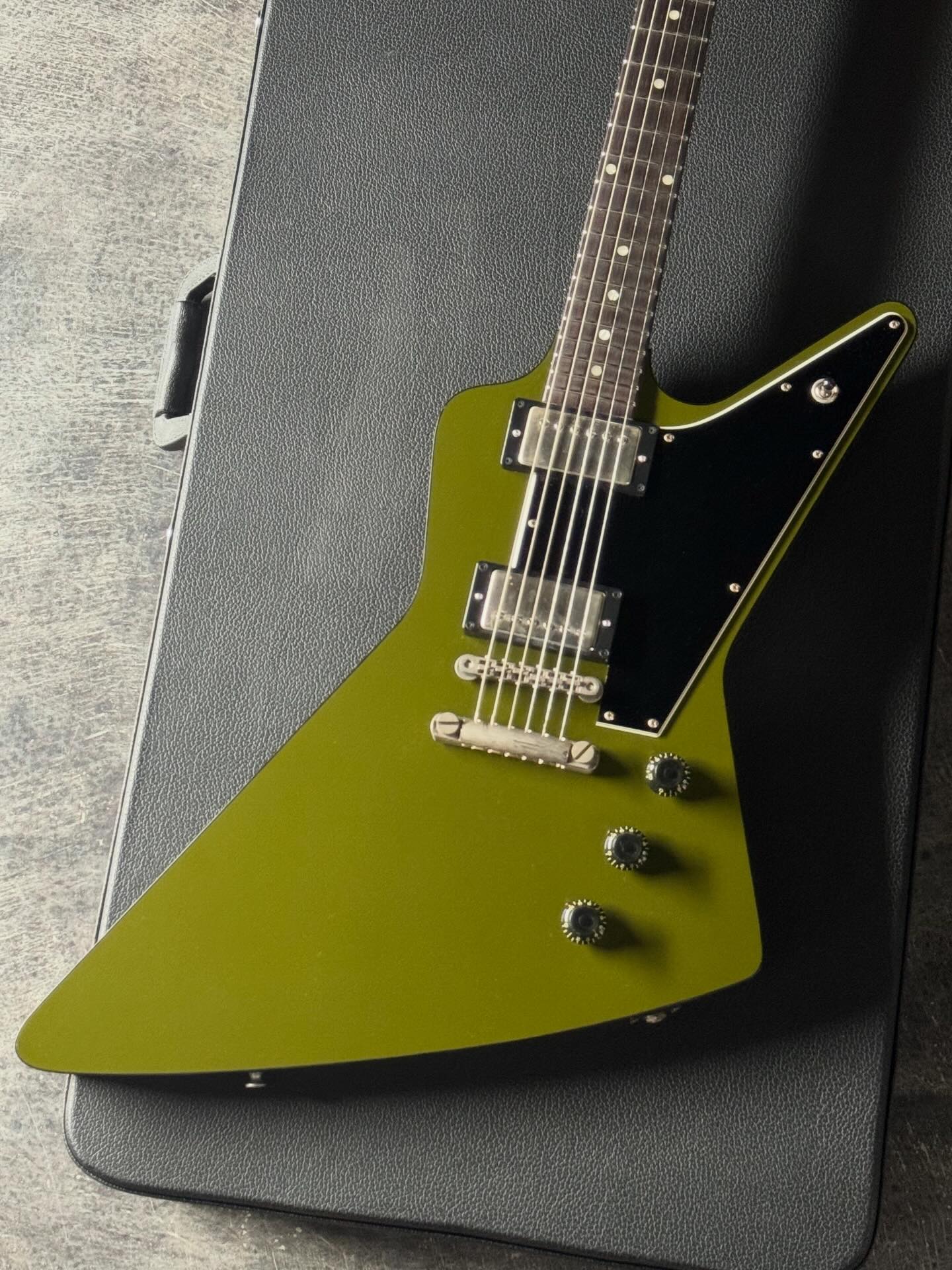 10-FEETのTAKUMAさん用に New Guitarが完成！ すでに先日の北海道での