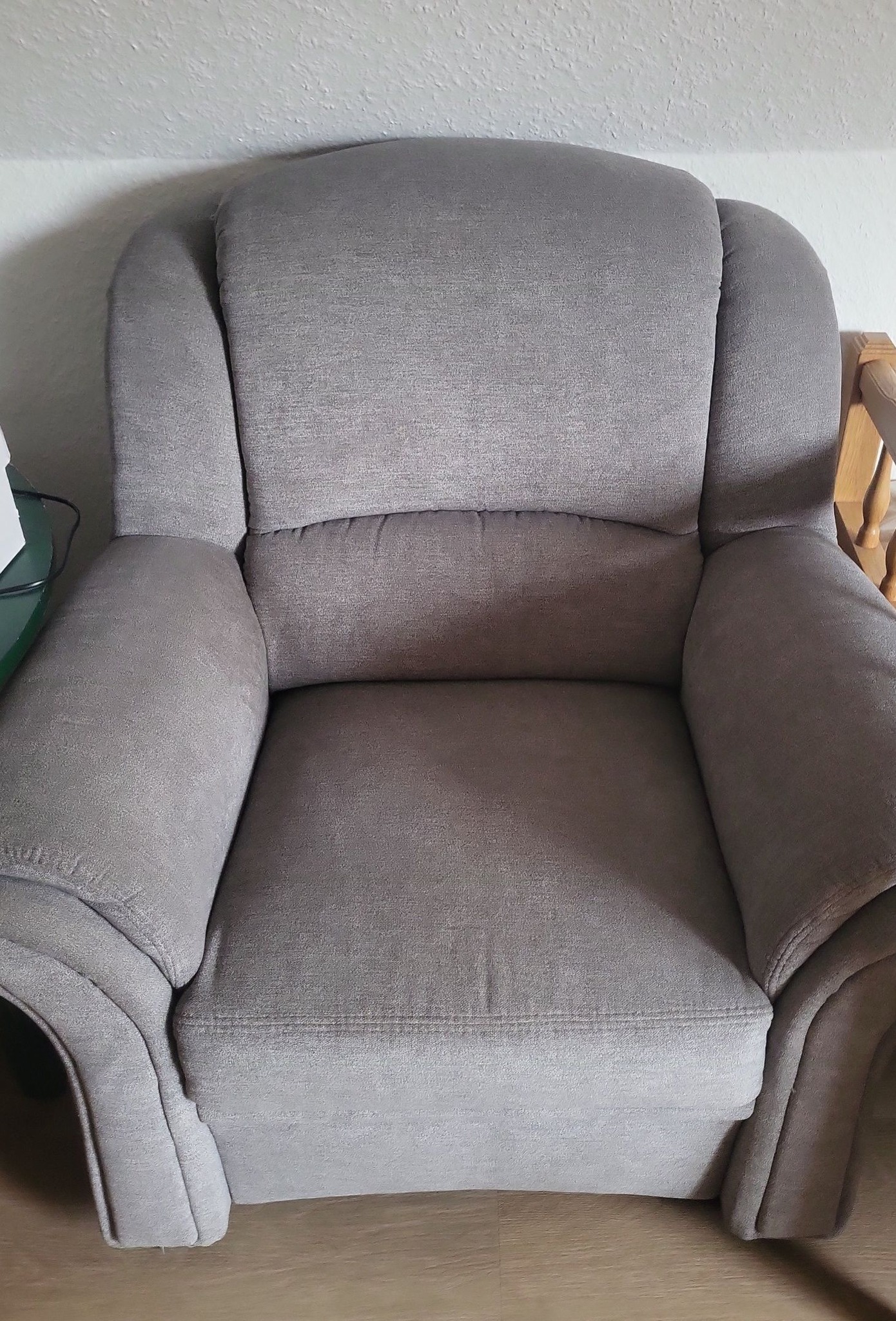 Hallo zusammen 😊 mein Partner und ich sind aktuell auf der Suche nach einer 3-Zimmer-Wohnung in Bad Bramstedt. Falls jemand von euch weiß, dass in nächster Zeit eine Wohnung frei wird, jemand