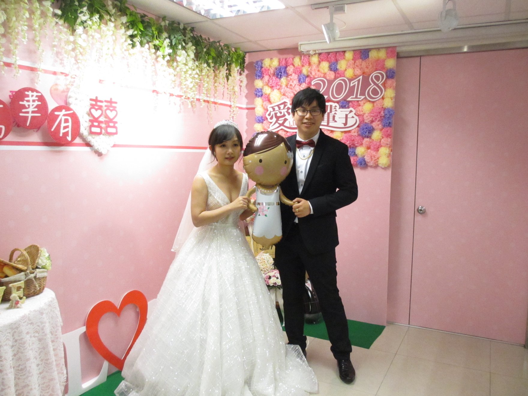臺北市萬華區戶政事務所 本所新的結婚專區 純手工喔 歡迎使用 沒結婚也可以來拍照喔 Facebook