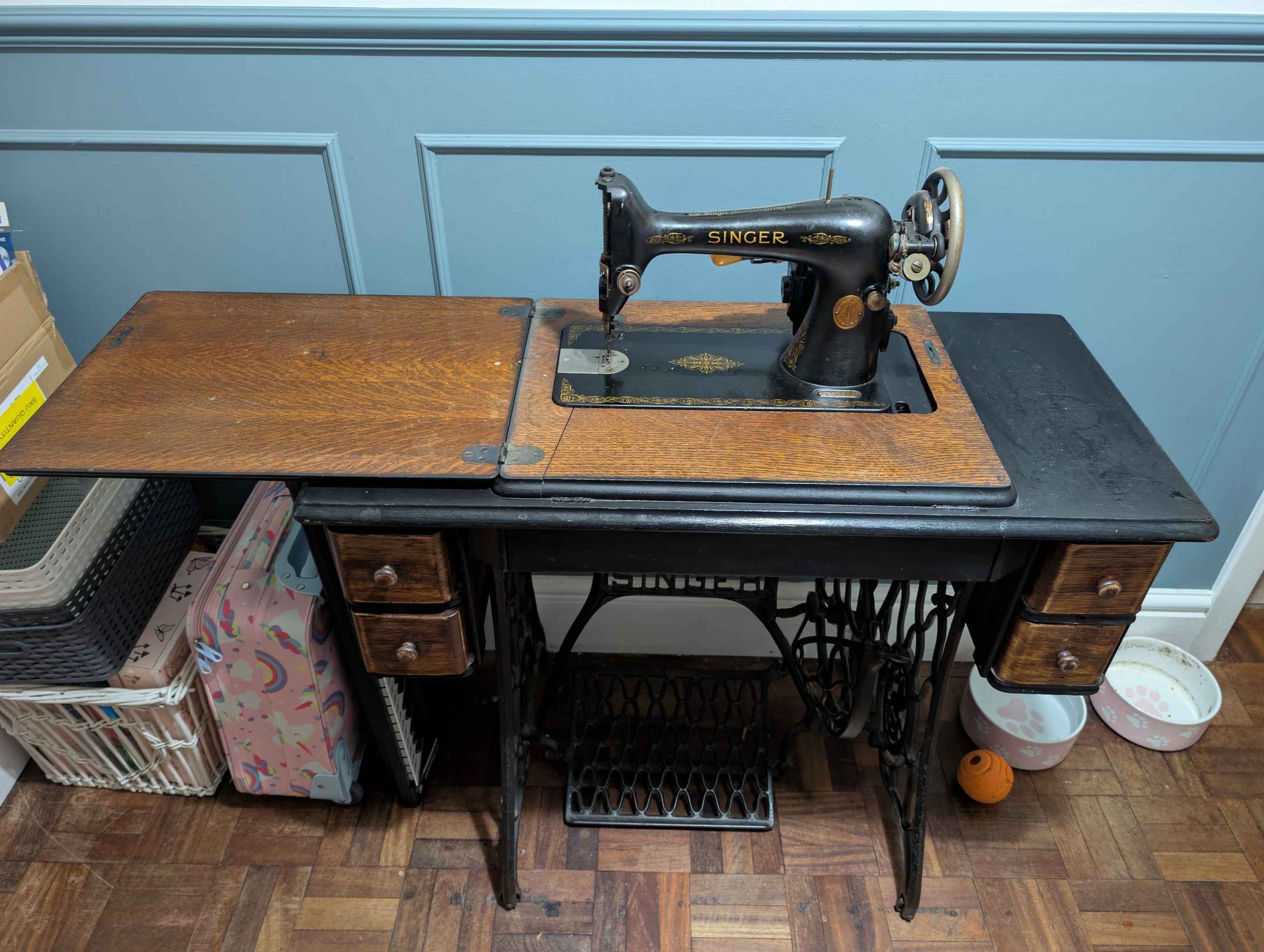 Singer sewing machine/hall table - Sewing Machines - Winsford, Cheshire ...
