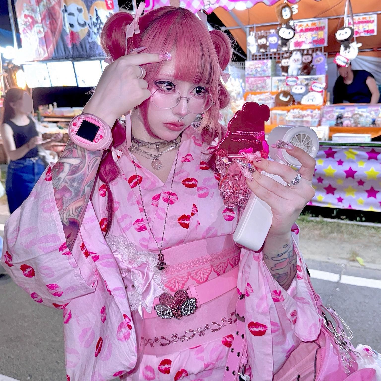 Laura Kirakira (@lauraxanunnaki) • Facebook