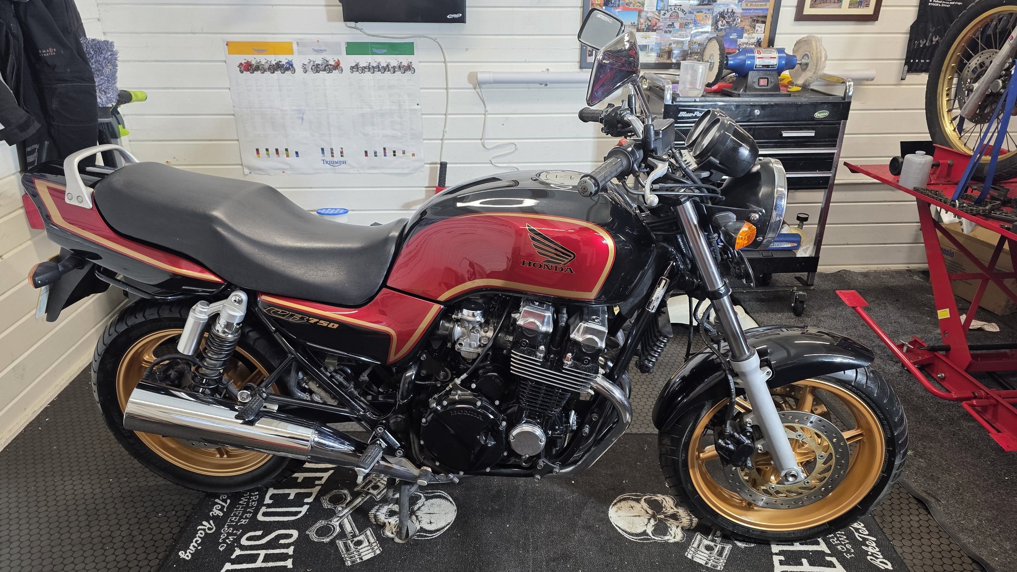 My honda cb750 rc42