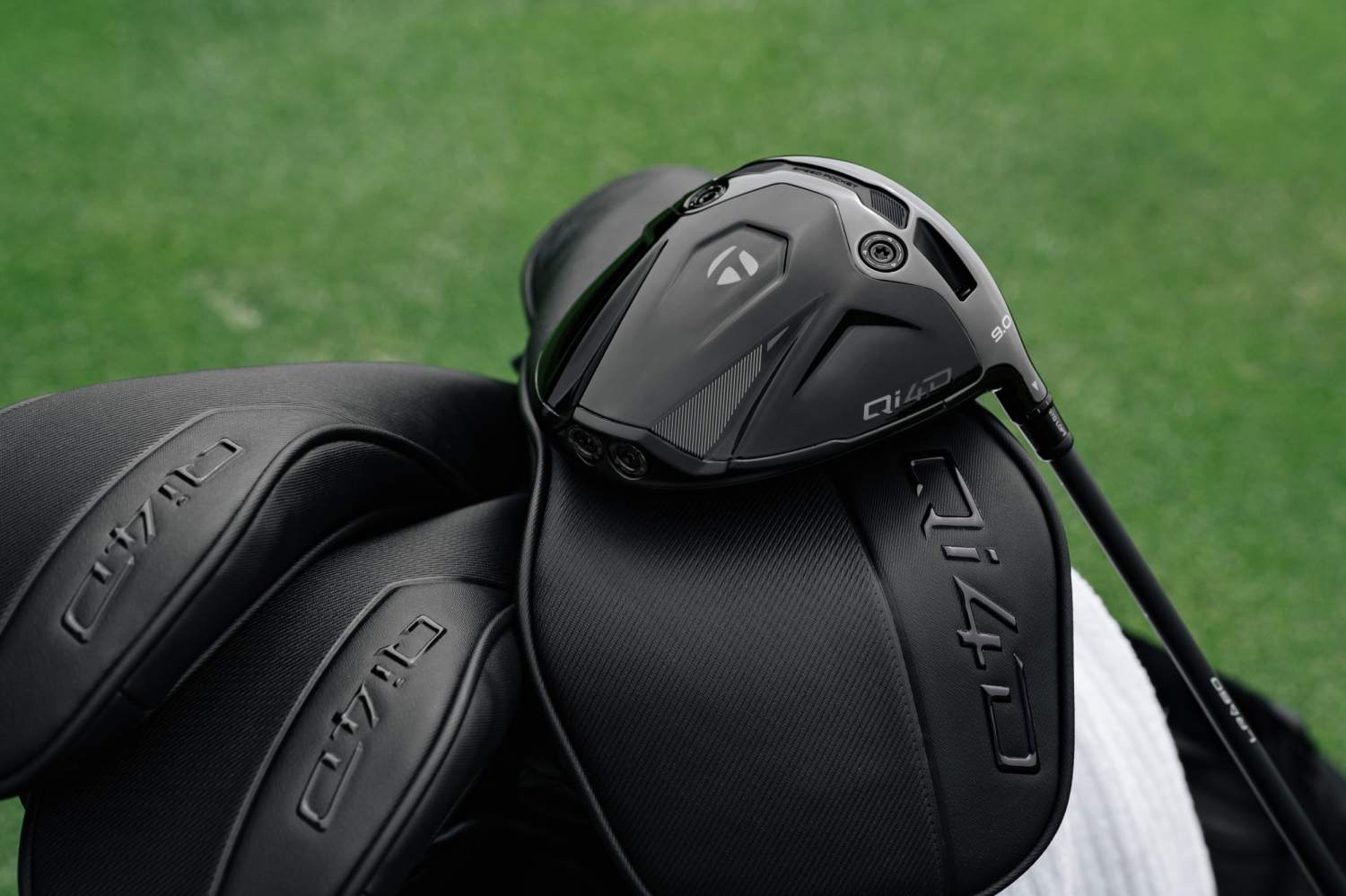 The TaylorMade Qi4D Shadowfall driver 😍⚫ We NEED one of these