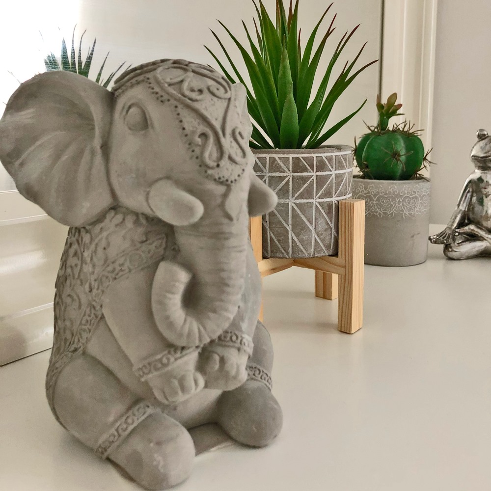 Hol dir Entspannung ins Haus! 🙏 Ob Buddhas, grüne Pflanzen oder andere schöne Dekofiguren