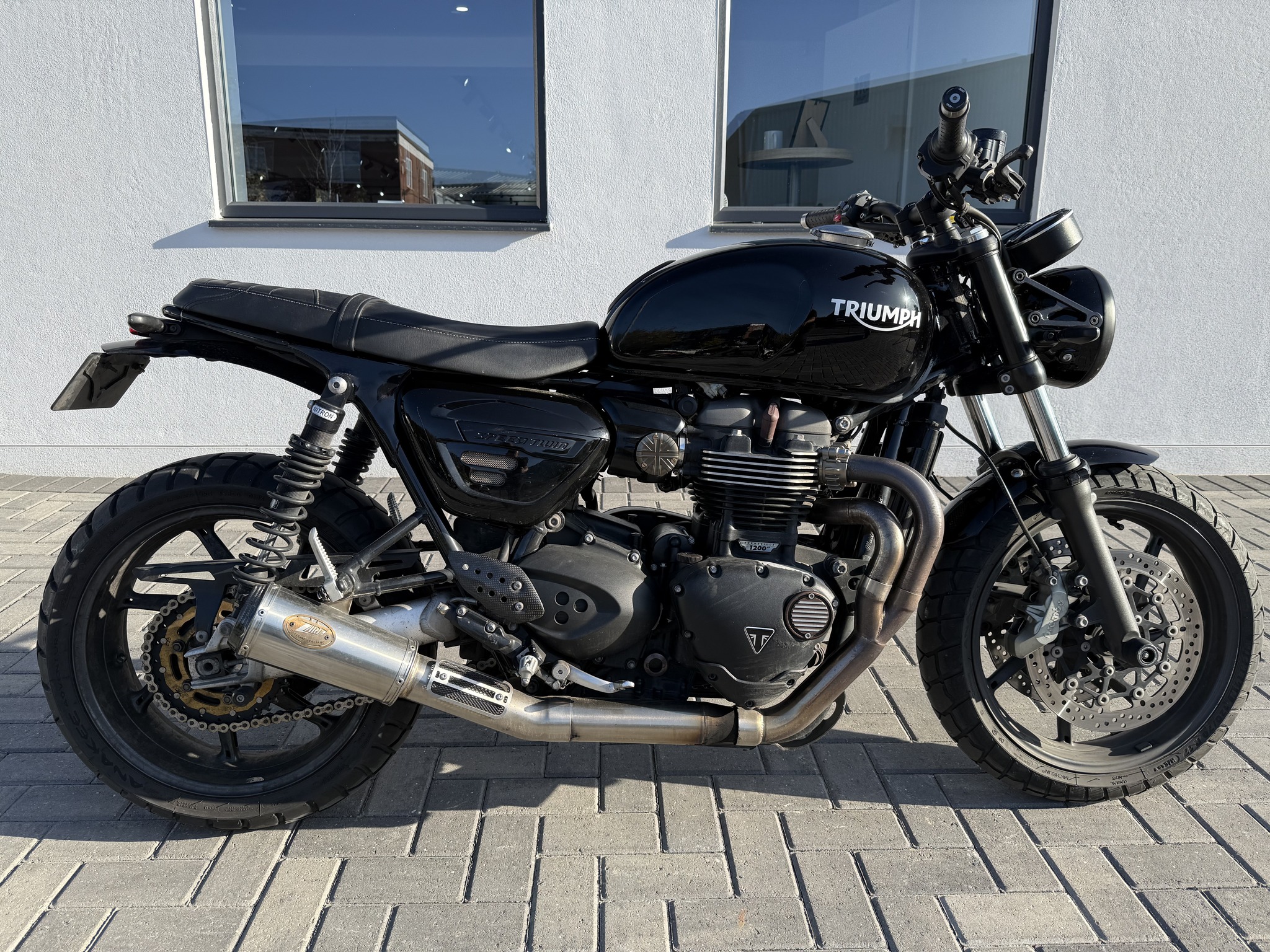 Triumph Speed Twin 1200 with classic styling and modern performance