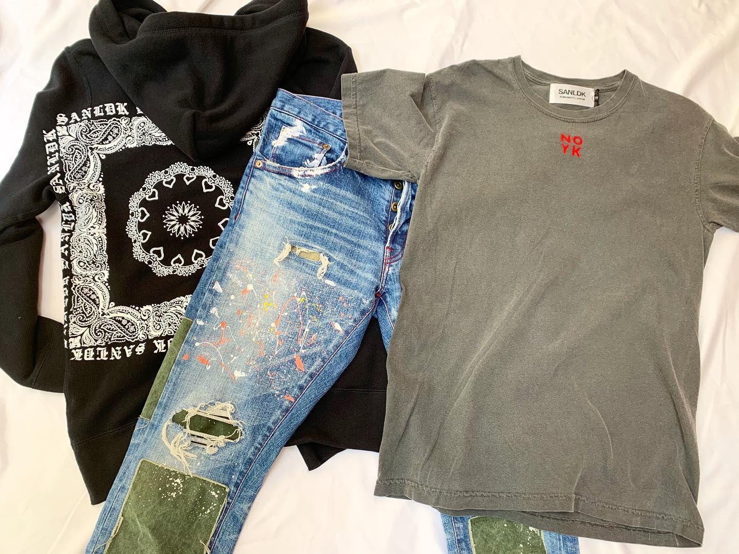 Sanldk Studio Recommend Item Light Backchecker Tee Skinny Jeans Log Pieces Double Zip Hoodie Paisley Sanldk Official ラギッドストリートな雰囲気のある アイテムでスタイリング 素材 カラーリング 着心地 全てジーンズを格上げしてくれ