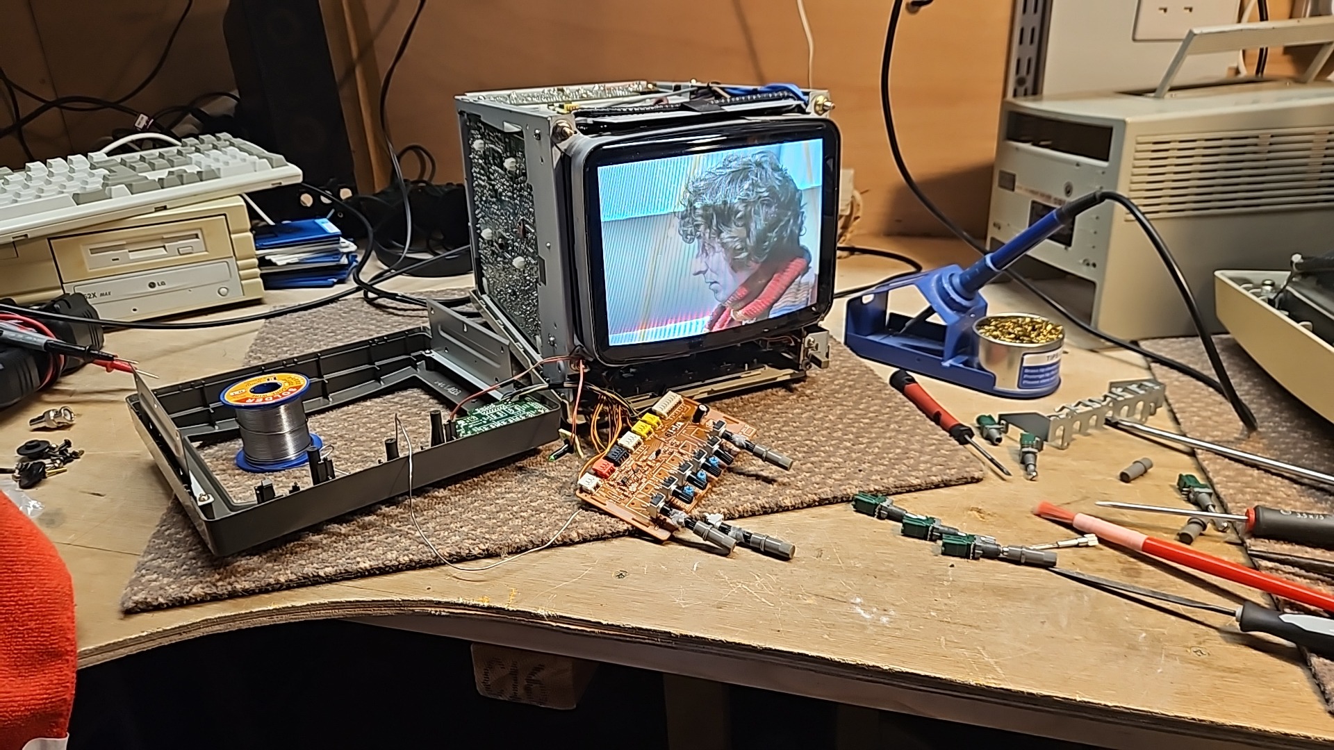 Moniteur Vidéo Professionnel SONY PVM-9020-ME – Occasion, Fonctionnel