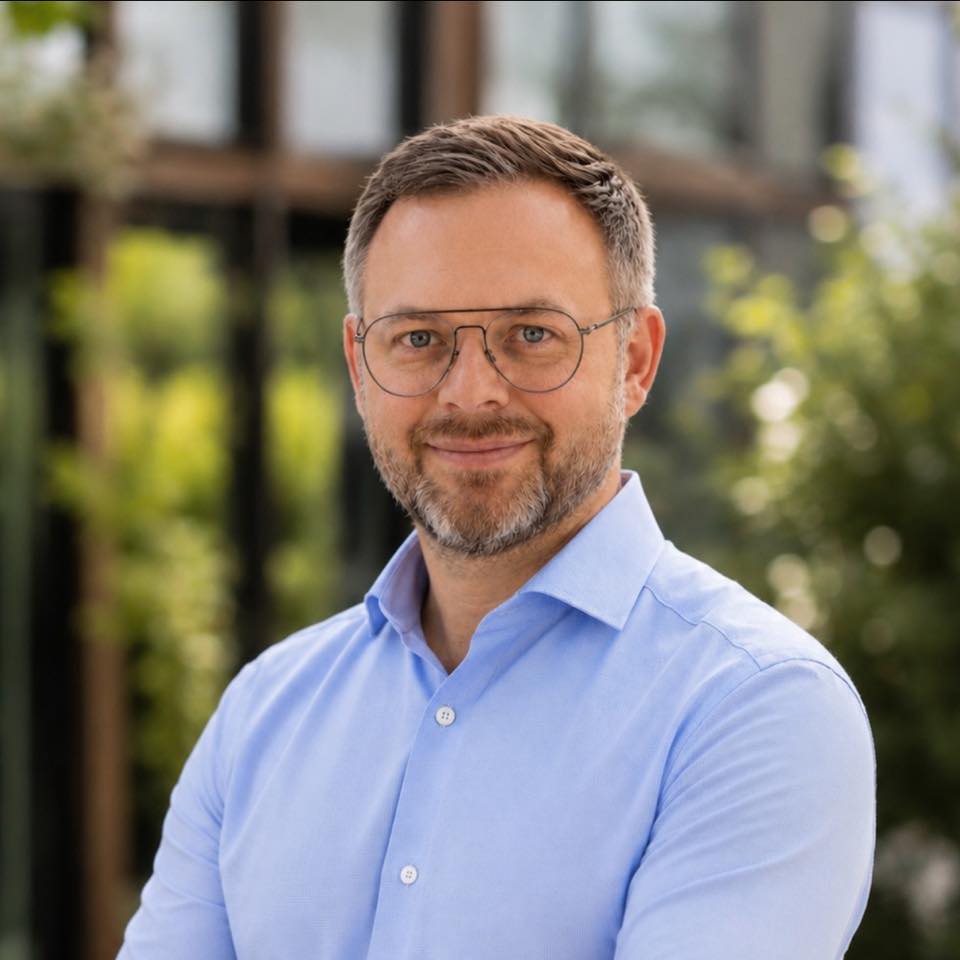 Orbán Balázs - Londonban a ARC találkozón, ahol most már... | Facebook