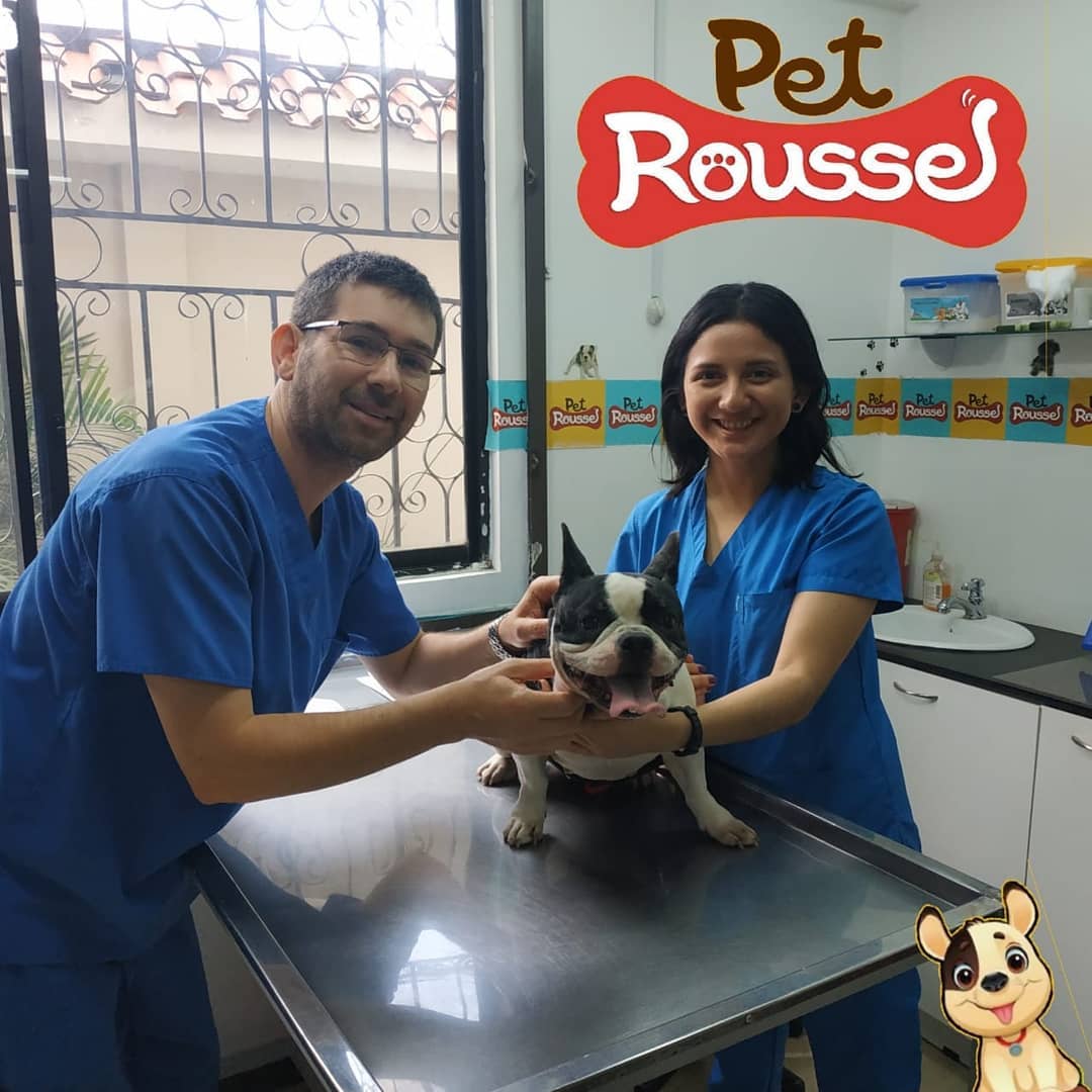 Pet Roussel - Las hermosas Molly y Noa con su doctor de...