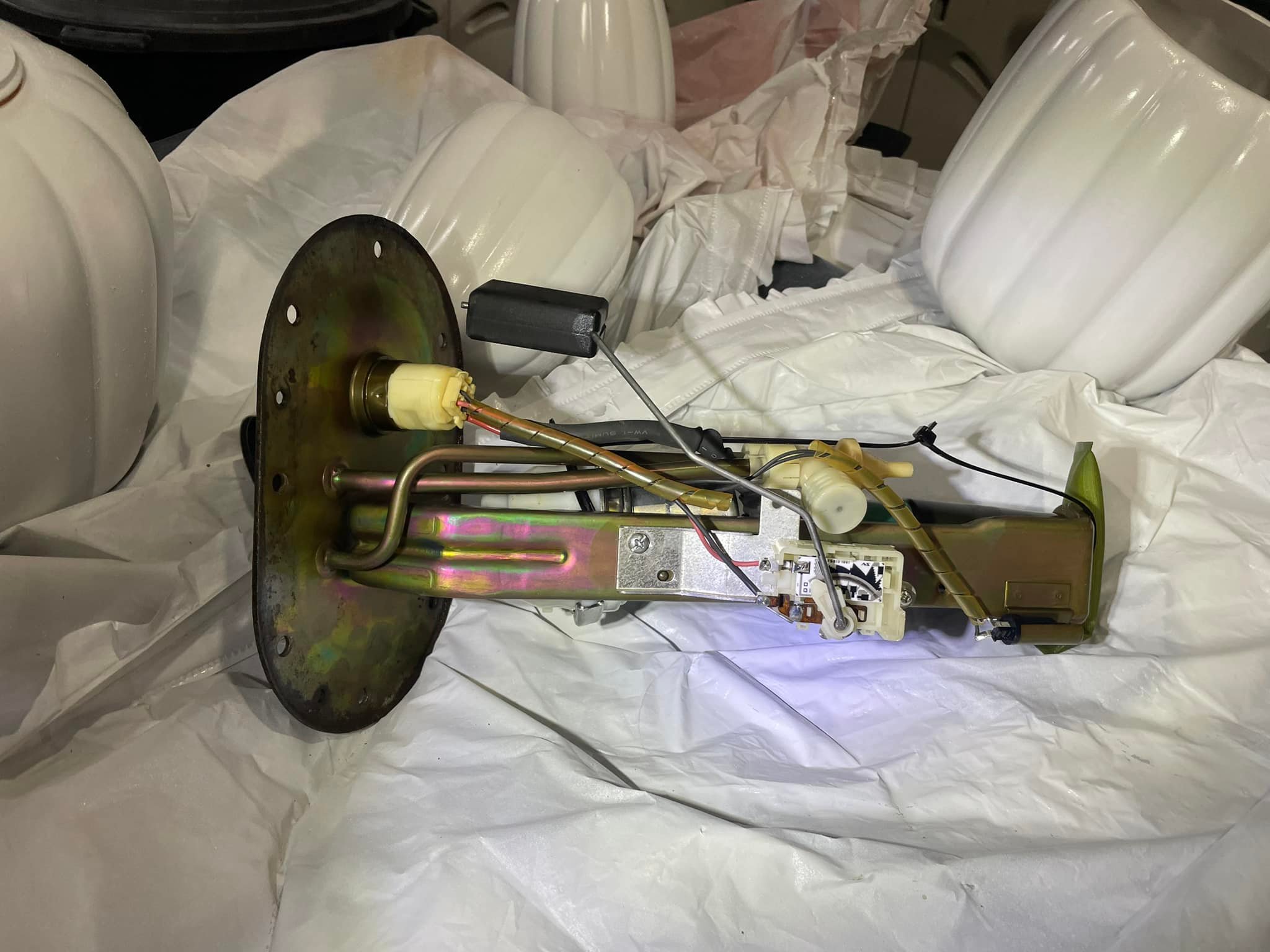 Fuel Pump Assembly With Sending Unit For Subaru Impreza 02-04 & Forester 2004 Turbo - 42021FE010