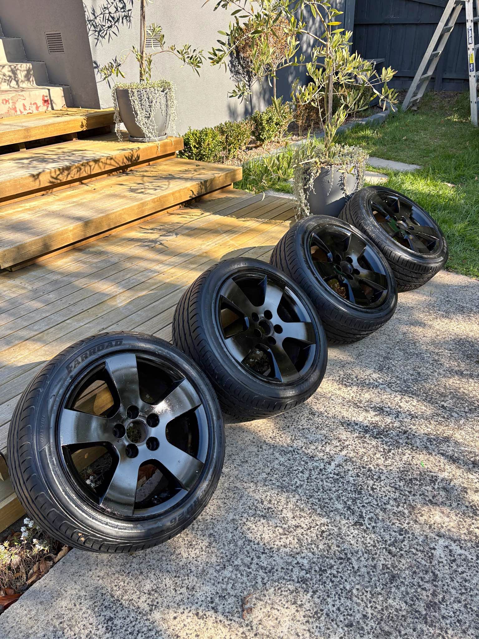 17 inch 114x5 PCD Black Ford Mag wheels - Car Wheels, Tires & Parts ...