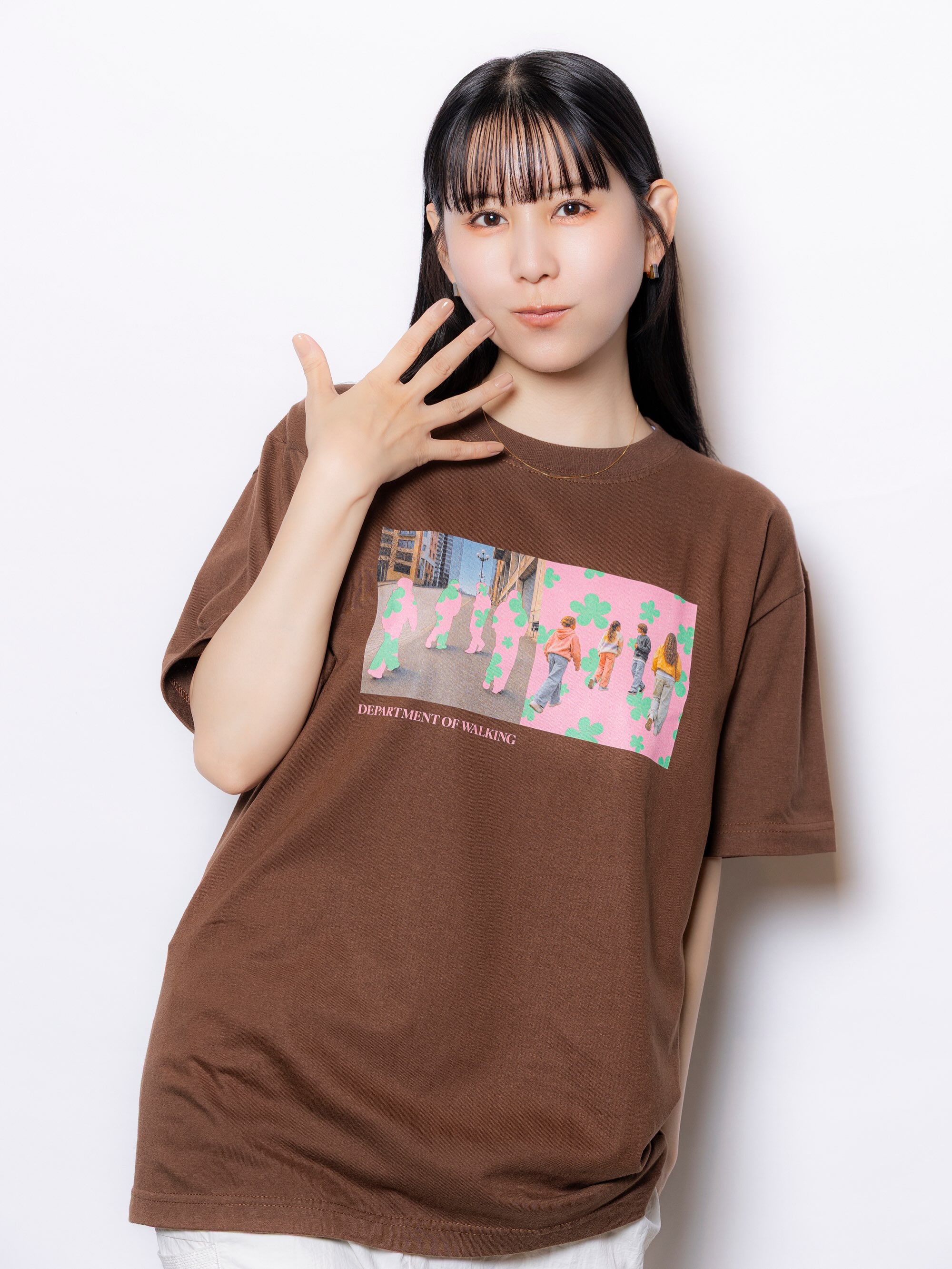 SCANDAL TSUTAYAコラボ限定Tシャツ TOMOMI Tシャツ2026 ¥4,000 SIZE：S/M/L/XL ※Mサイズ着用 designed by