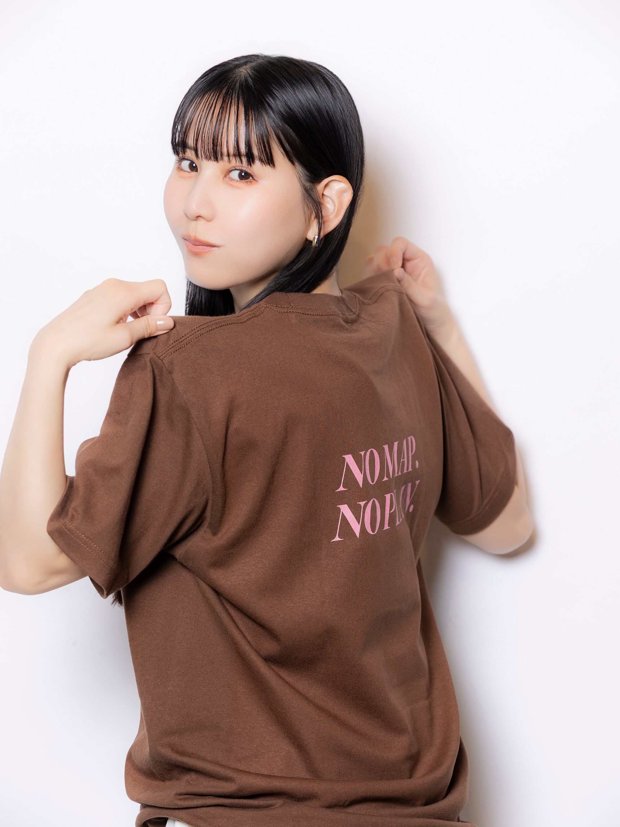 TOMOMI Tシャツ2026 ¥4,000 SIZE：S/M/L/XL ※Mサイズ着用 designed by
