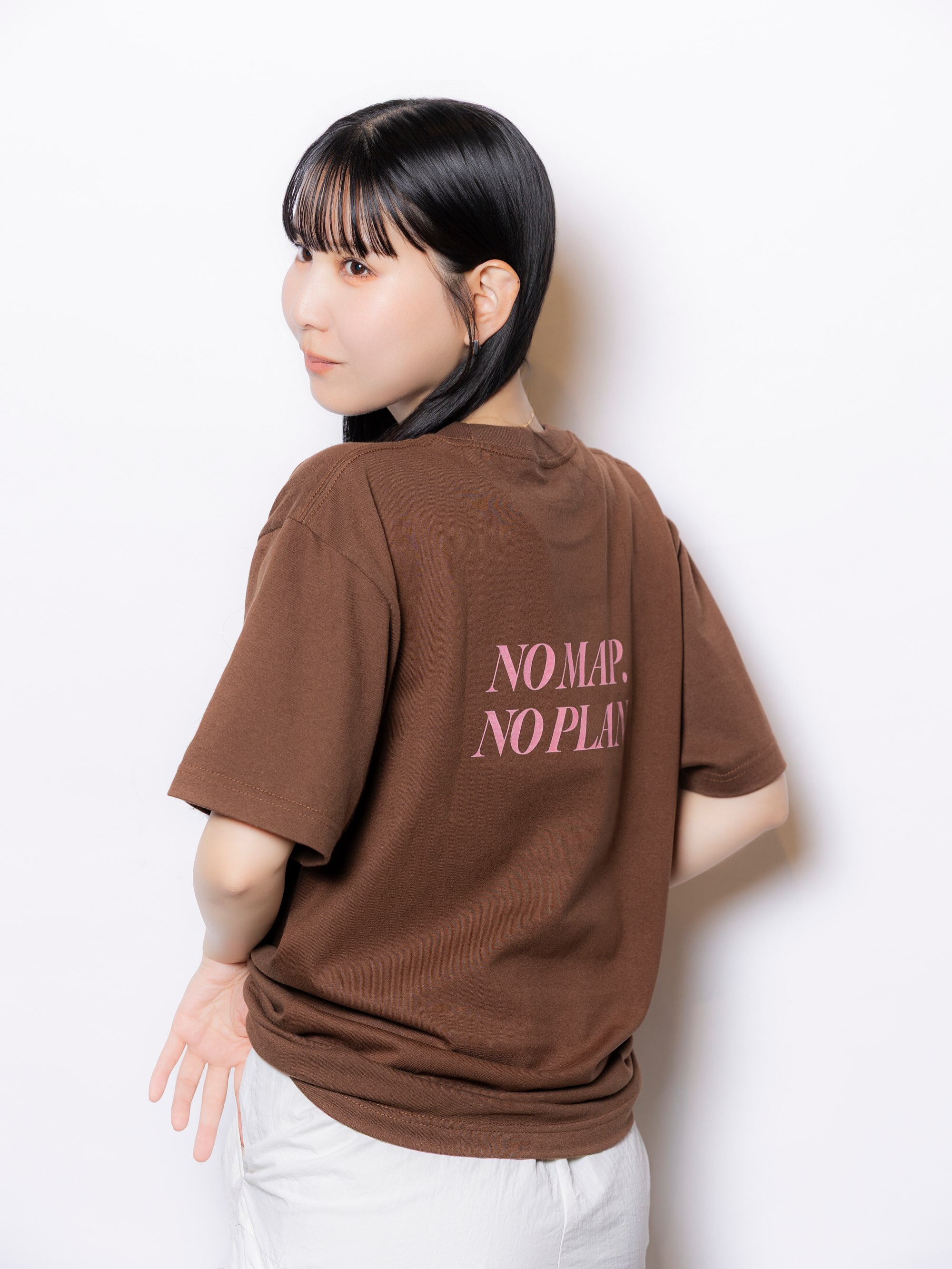 TOMOMI Tシャツ2026 ¥4,000 SIZE：S/M/L/XL ※Mサイズ着用 designed by