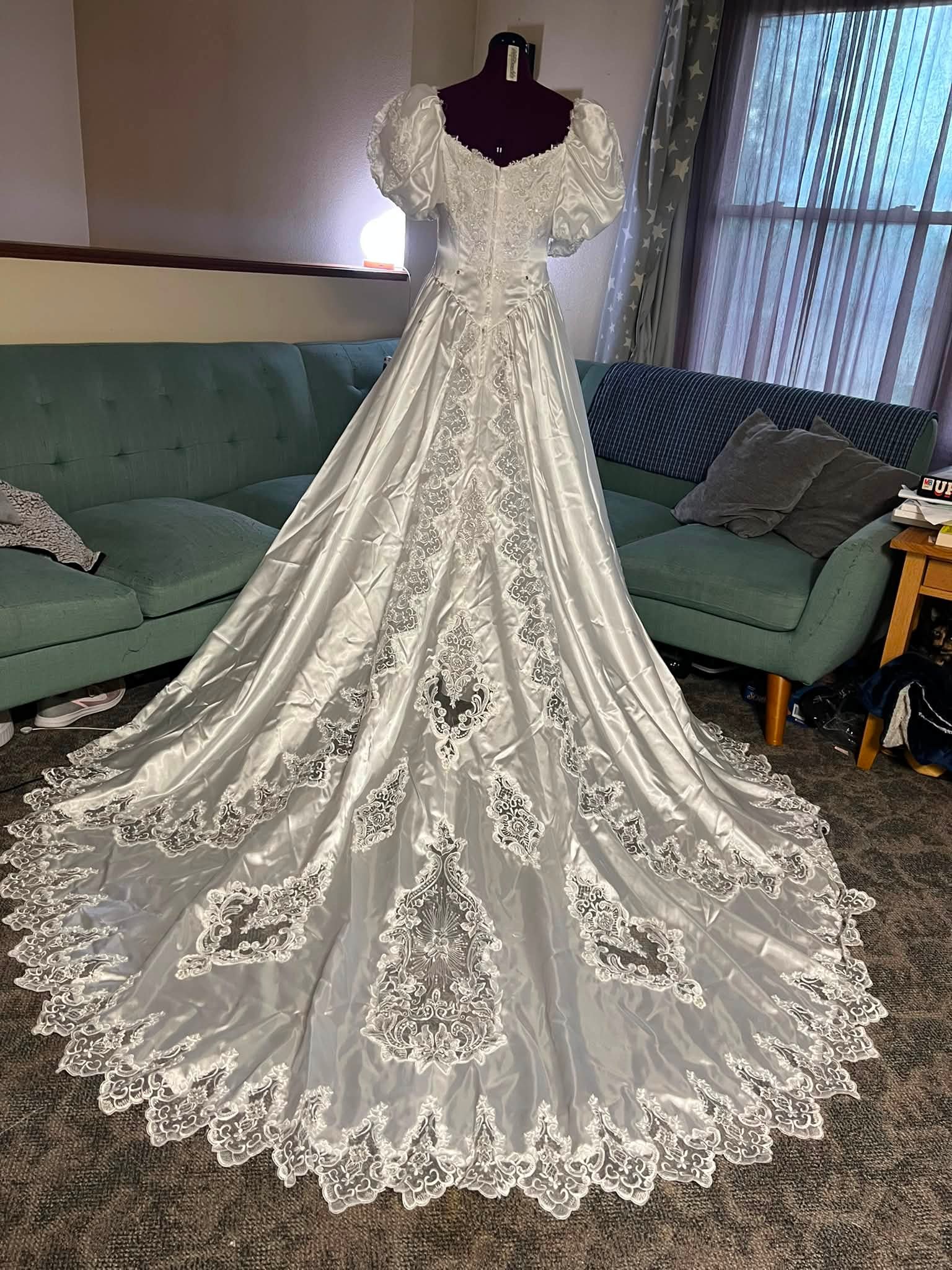 bridesmaid dress transformation Transforming a vintage into a unique wedding gown Color:same as picture