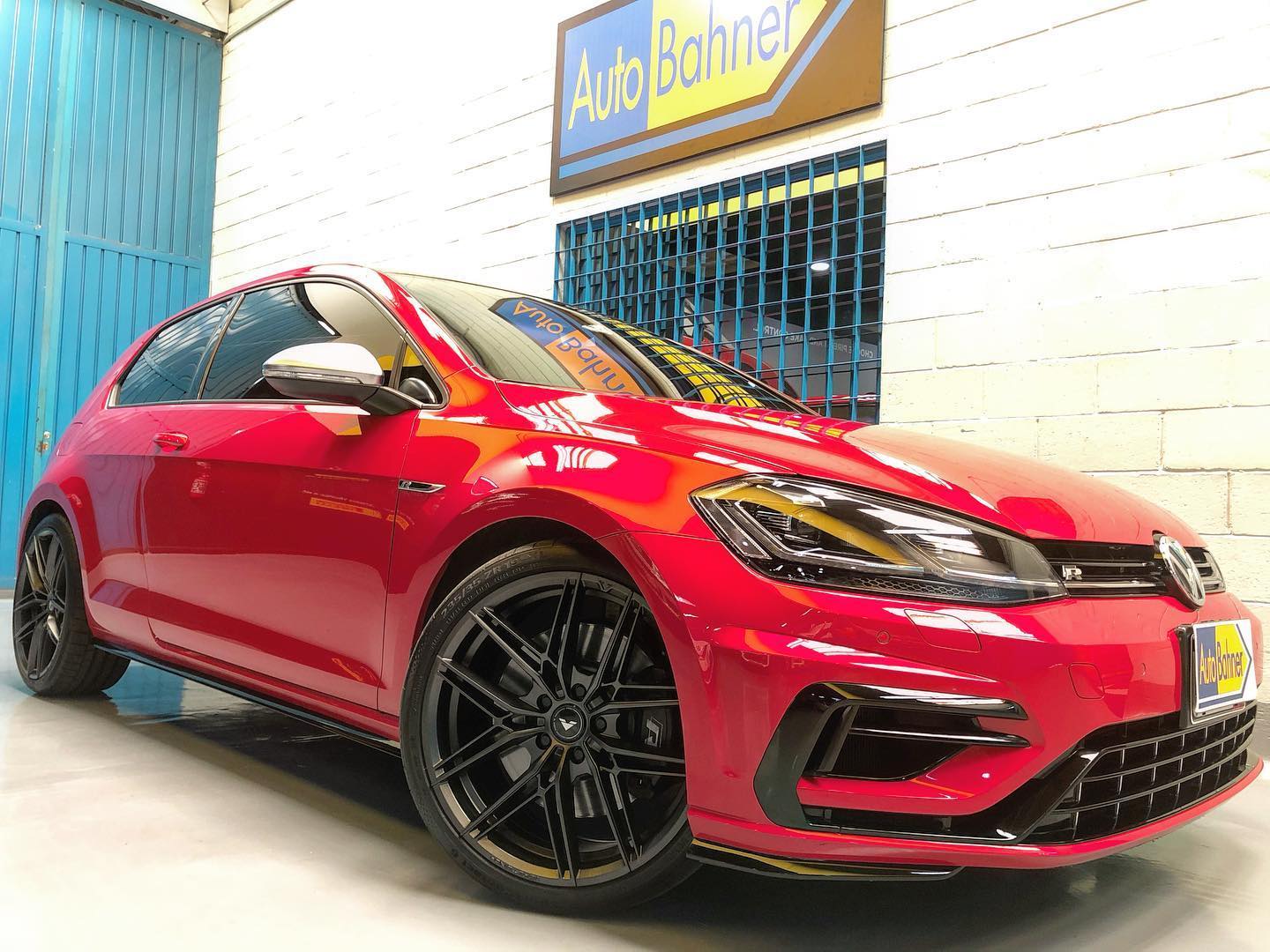Autobahner - Cómo nos quedó este VW Golf R con rines...