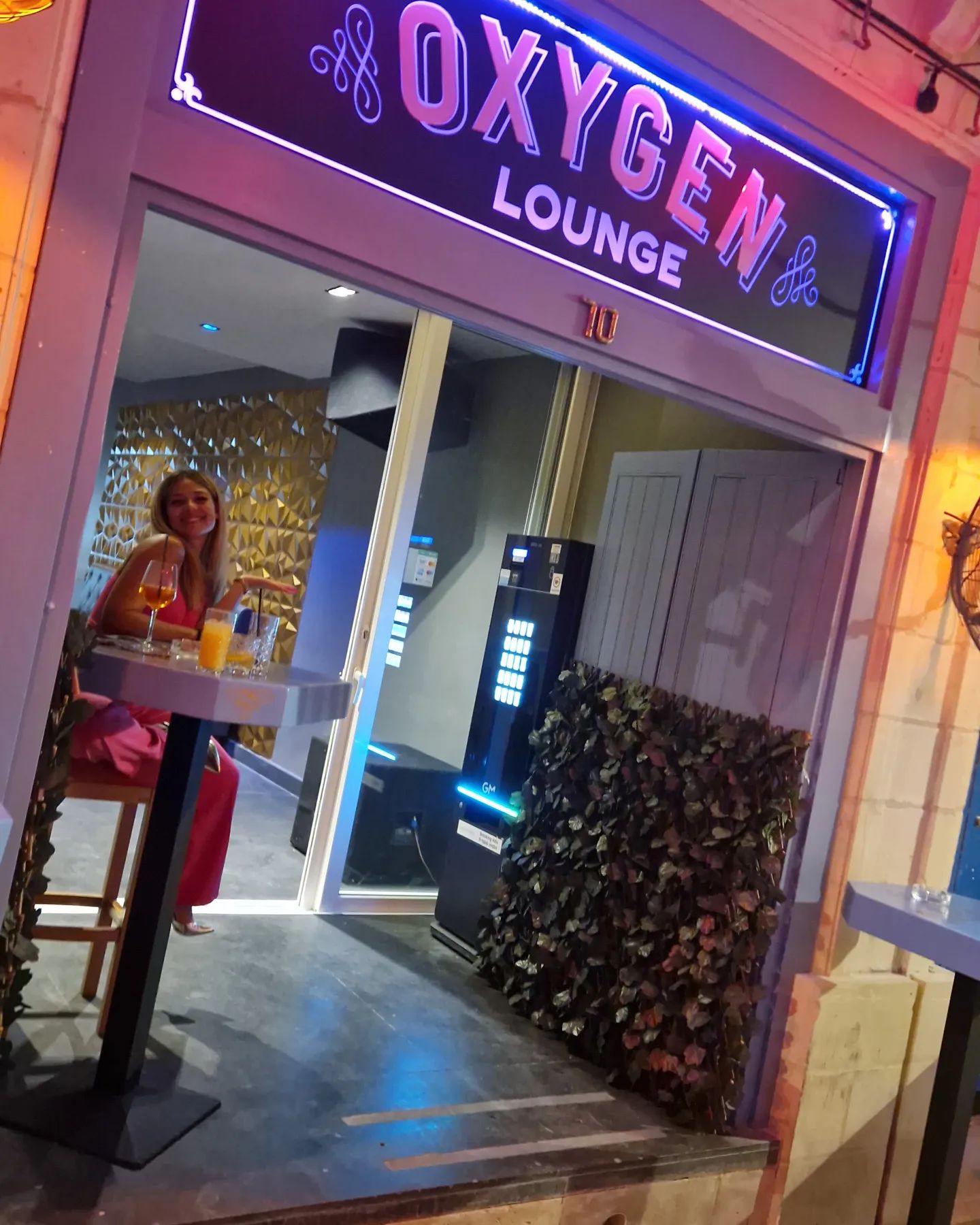 Oxygen - Exciting news! The Oxygen Lounge is now open at 70 Strada ...