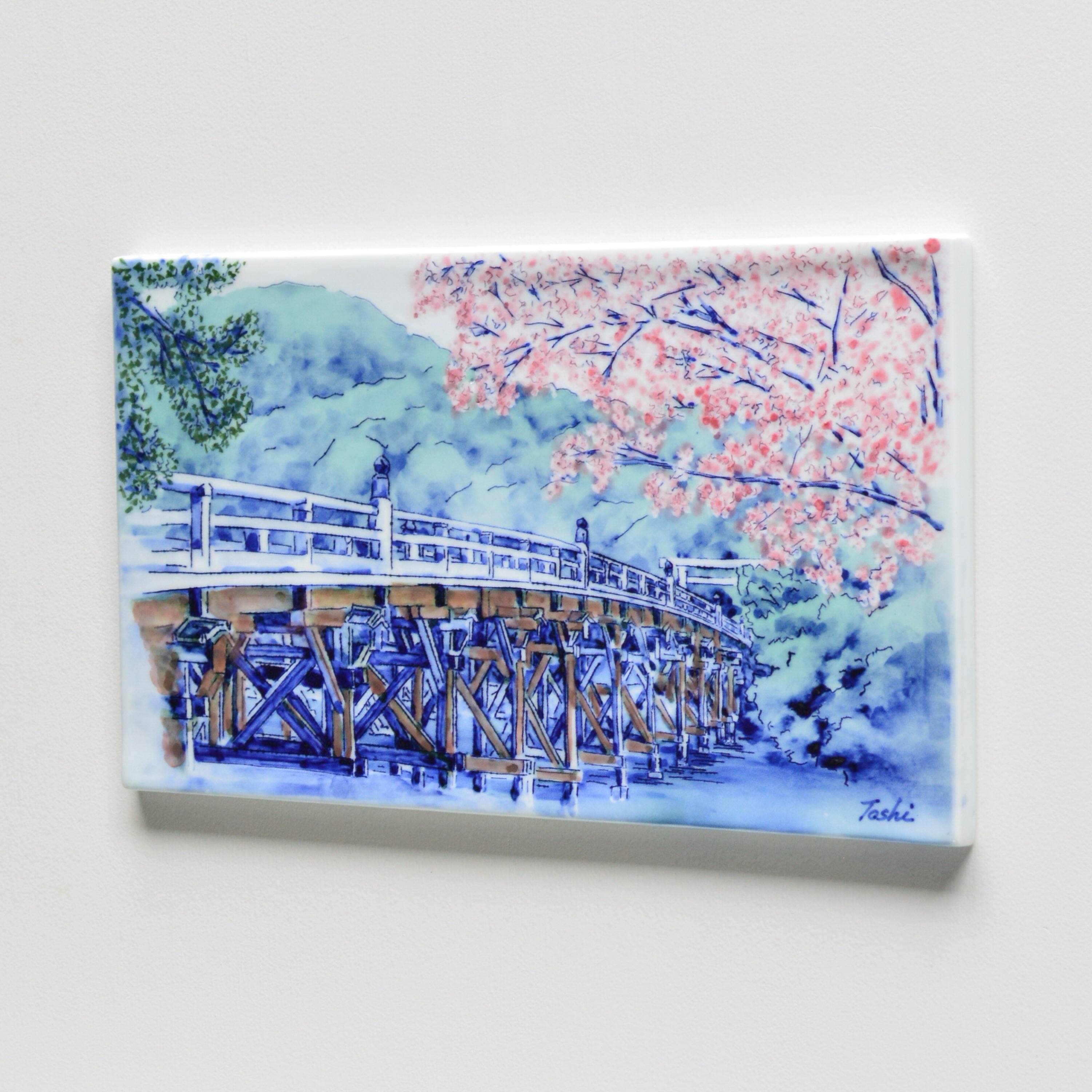 線刻陶額「桜の咲く頃~伊勢の橋~」辻聡彦 作 Senkoku(line-carved