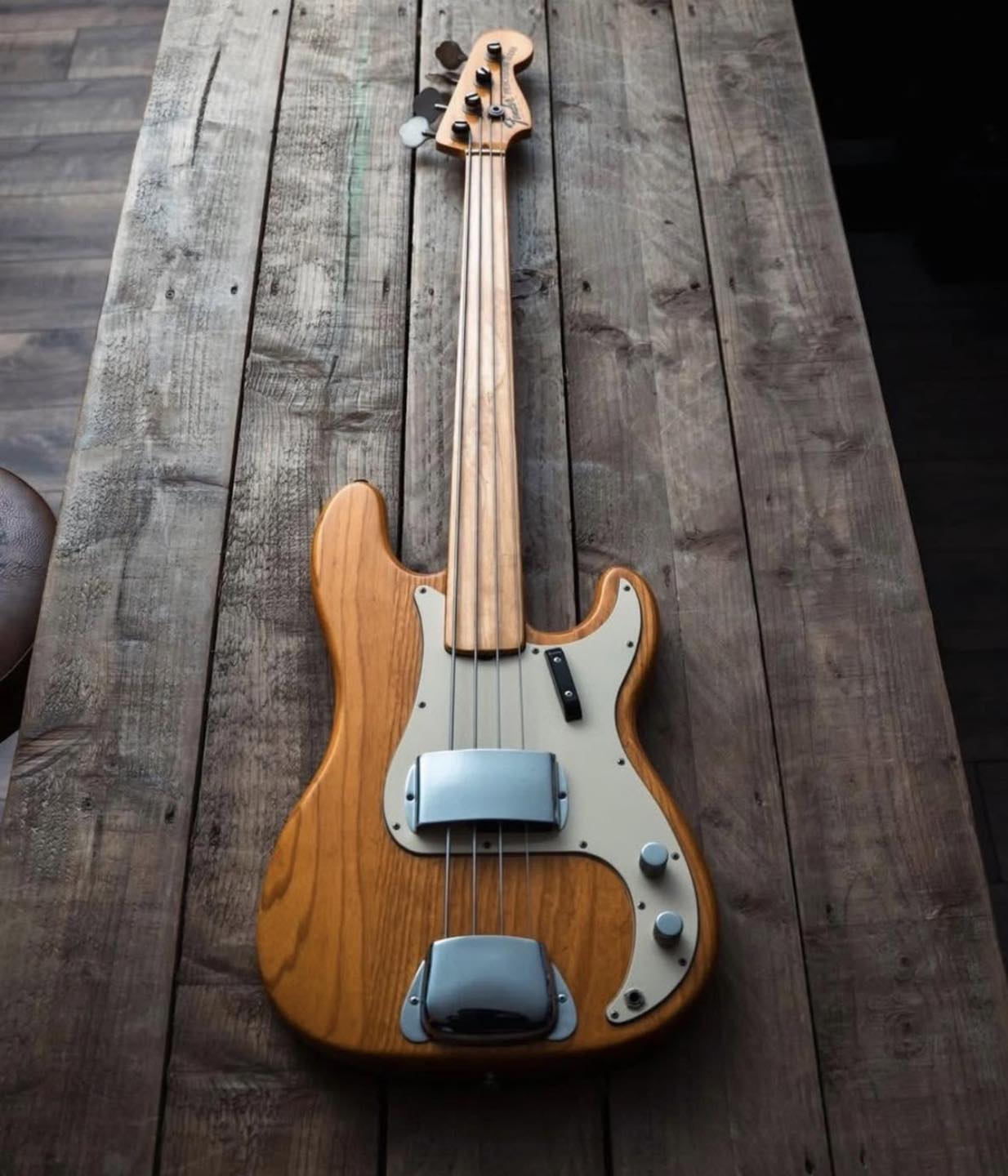 A fretless 1970's ESP Navigator Espionage Bass. @otisfunkyjunk