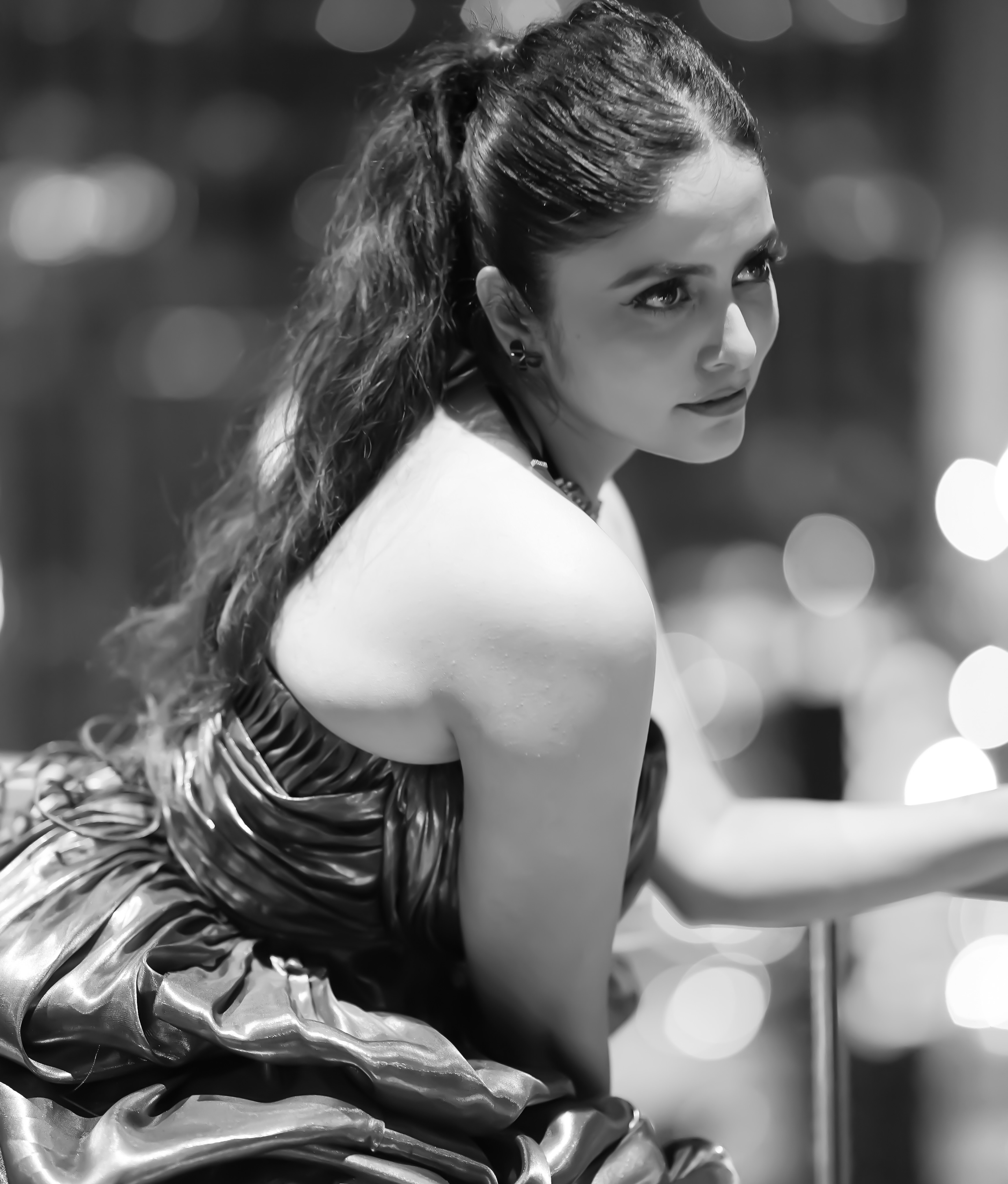 Fashion is an art and i am the canvas 🦋 #pragyanayan #photoshoot