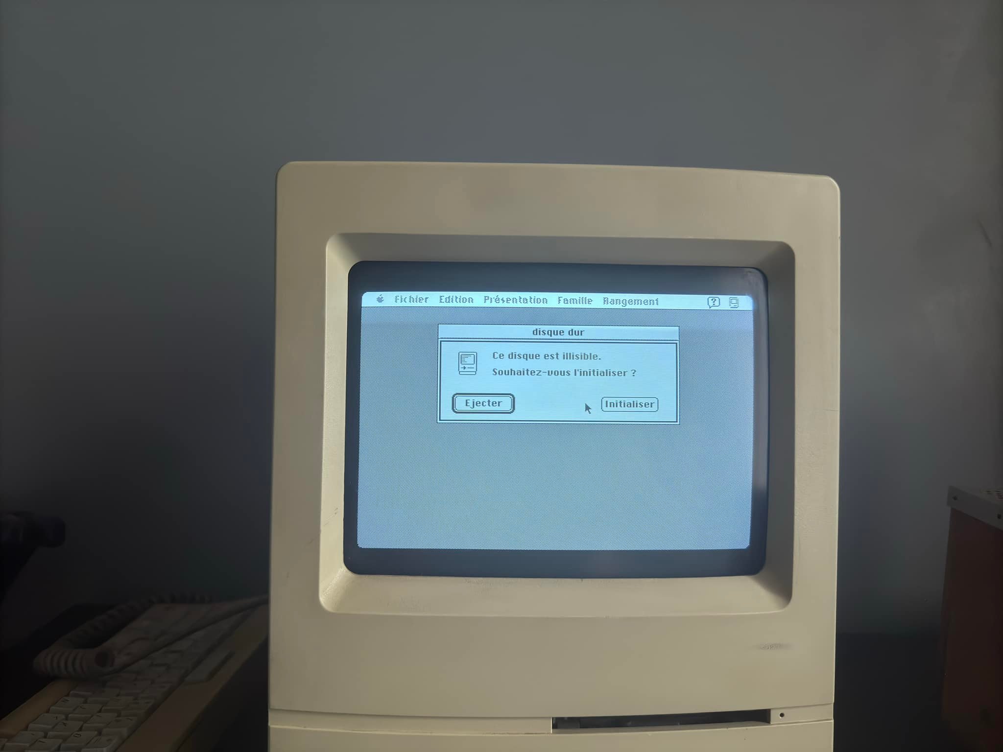 How to boot a Macintosh Classic that won't turn on?