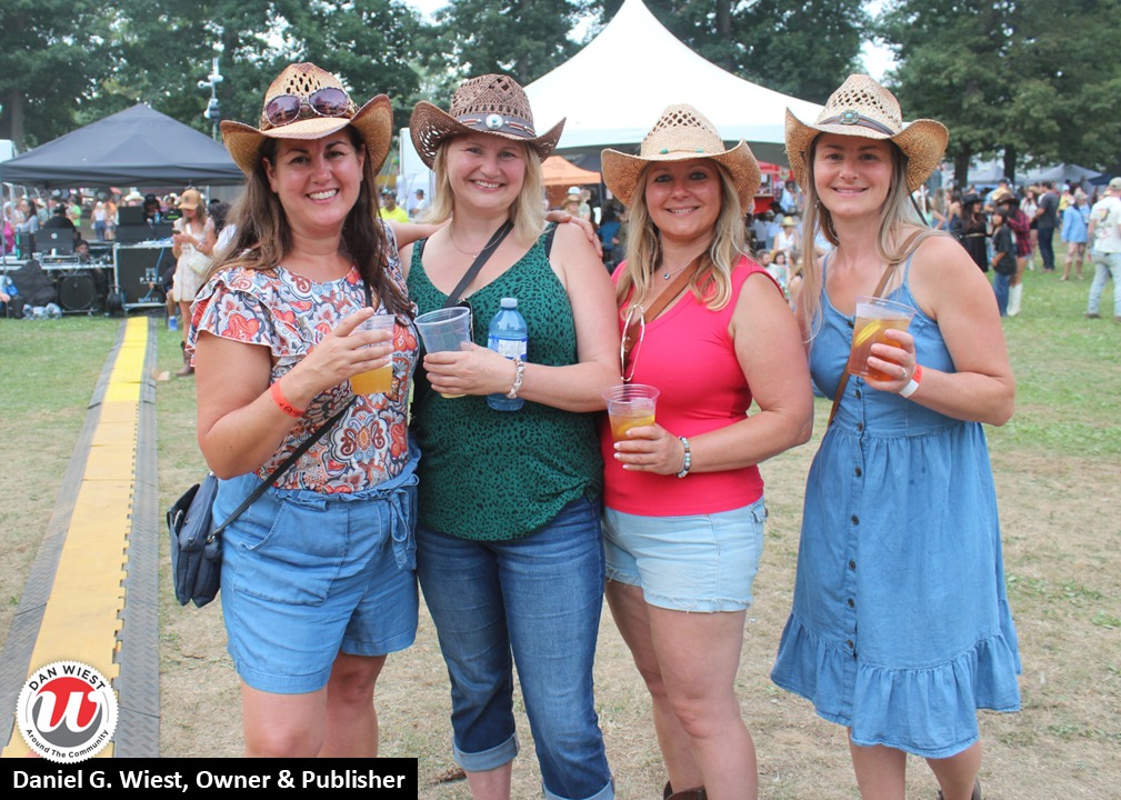 Dan - Saturday: Photo Album 2 of 2 - Norfolk PRO Rodeo This is ...