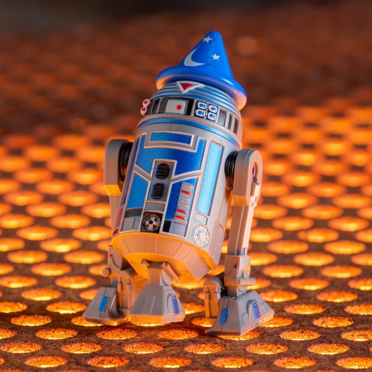 First look at R7-D23 Droid Factory Figure coming to D-23 this year