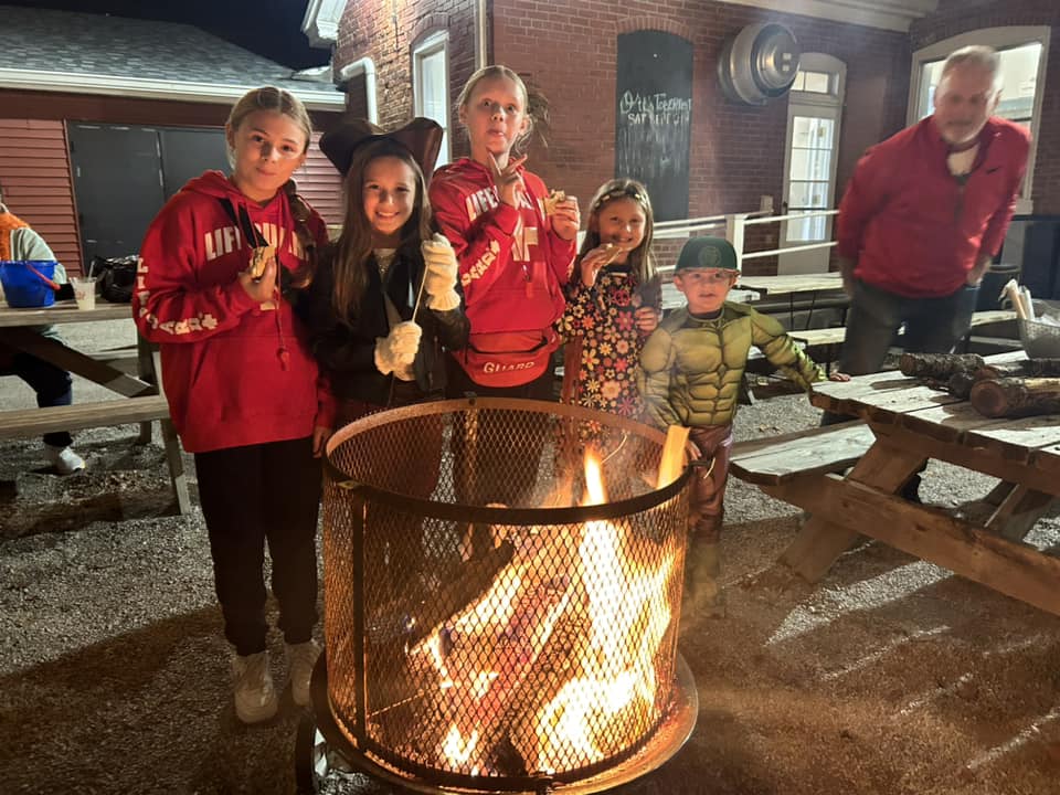 Ott's Tavern /... - Ott's Tavern / Millstadt Fish Stand