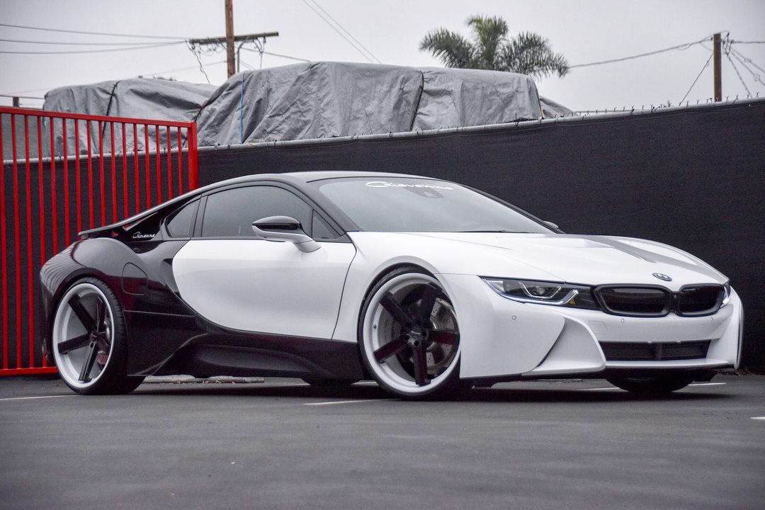 TUXEDO 🤵🏻 BMW I8 • 22” Giovanna Mecca FF Wheels