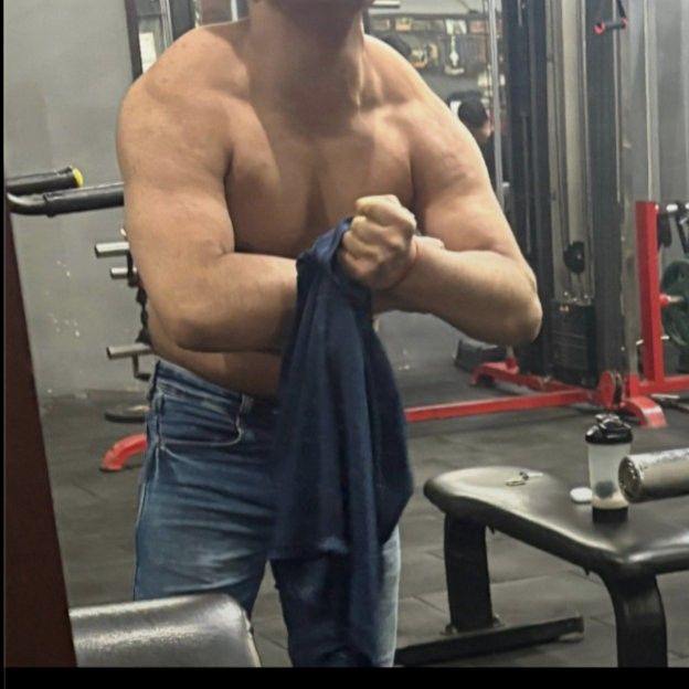 HIT THAT FOLLOW BUTTON #fyp #gym #bodybuilding #aesthetic #bodybuilder ...