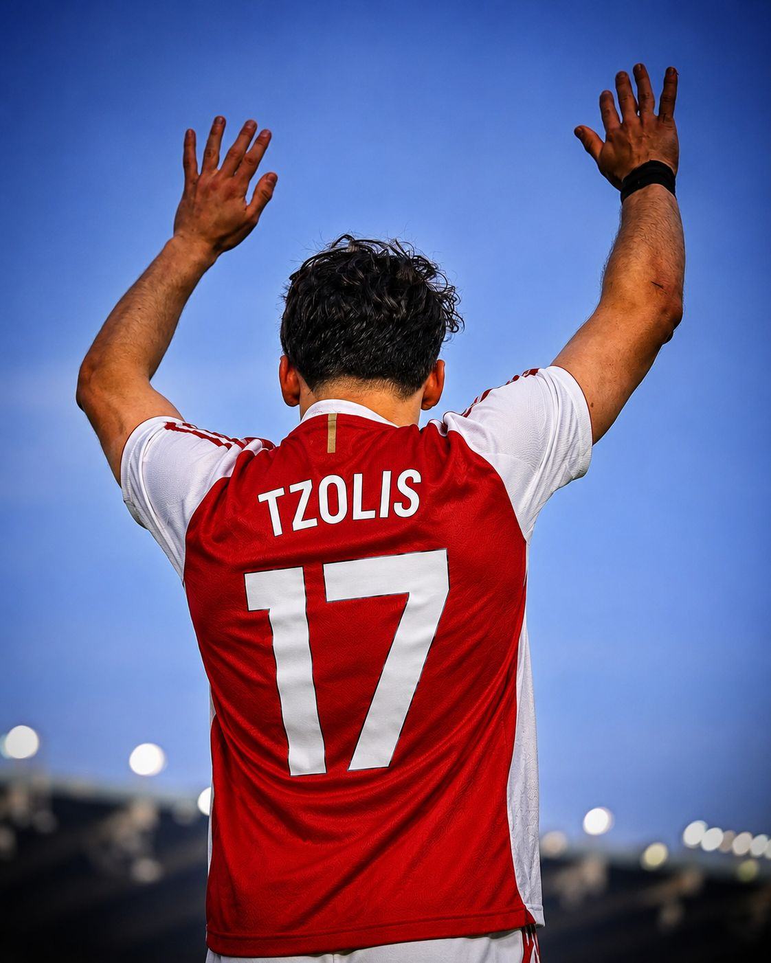 Christos Tzolis to wear number 17 shirt at Arsenal
