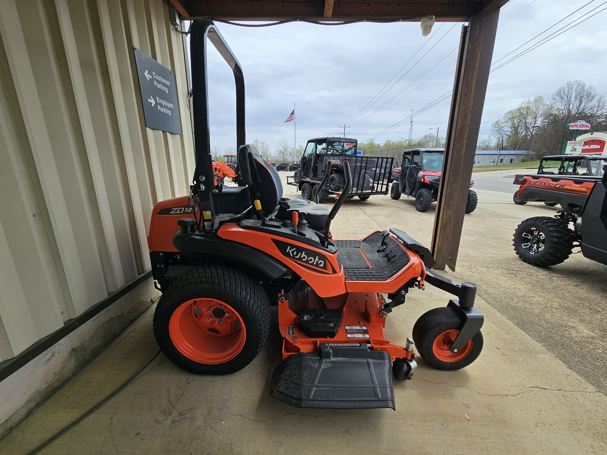 くり Take your mowing game to the next level with the Kubota ZD1211-60