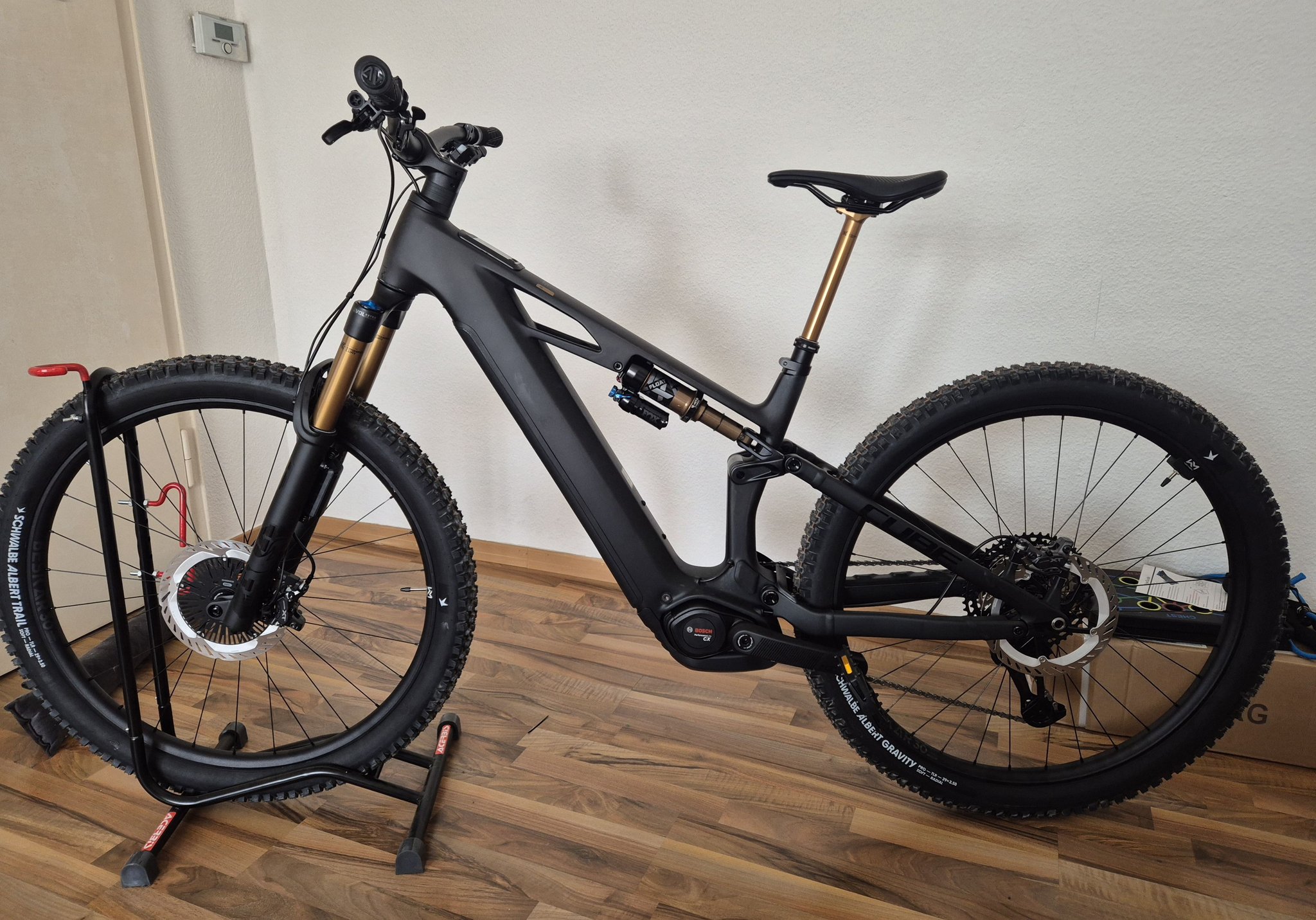 fahrrad bulls oder cube LT Performance E-Bikes Hardtail gebraucht Category:E Bike City / Urban_130 kg Farbe:grau (anthracite grey glänzend) BULLS Cross Mover -
