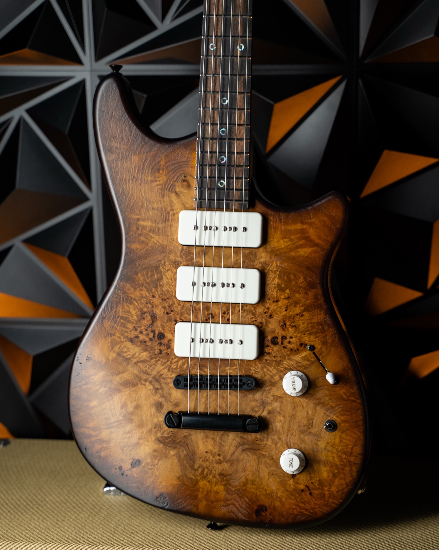 Kiesel - Keeping it classy with the white and gold setup on this