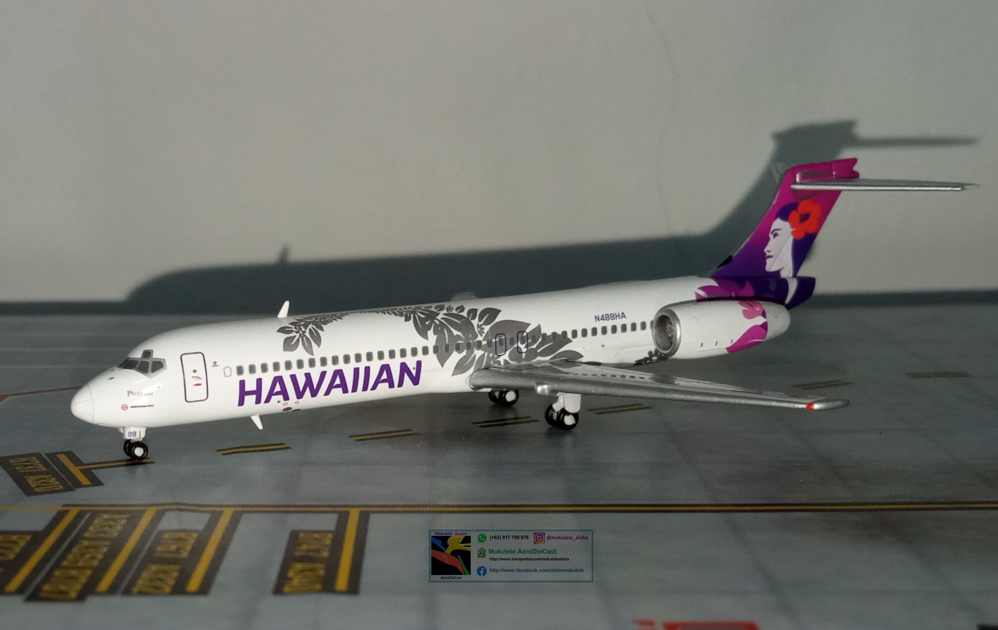 New Lilo and Stitch movie markings on Hawaiian Air Boeing 717