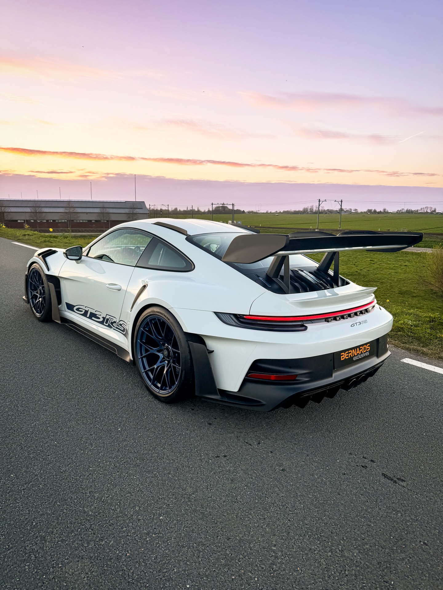 NEW ARRIVAL 🚀 Say hello to this stunning Porsche 911 (992) GT3 RS